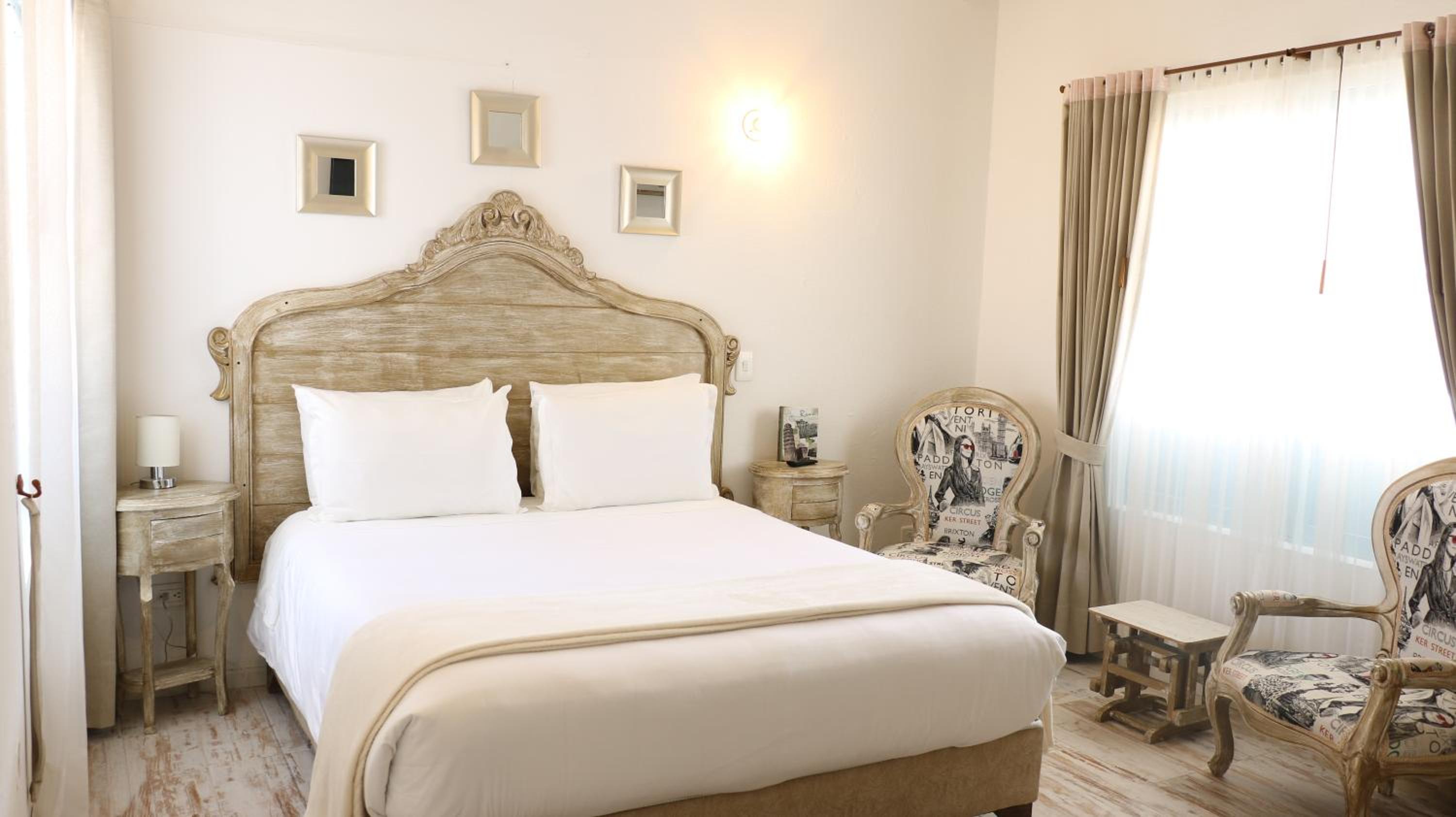 Deluxe Double Room with Bath photo 3