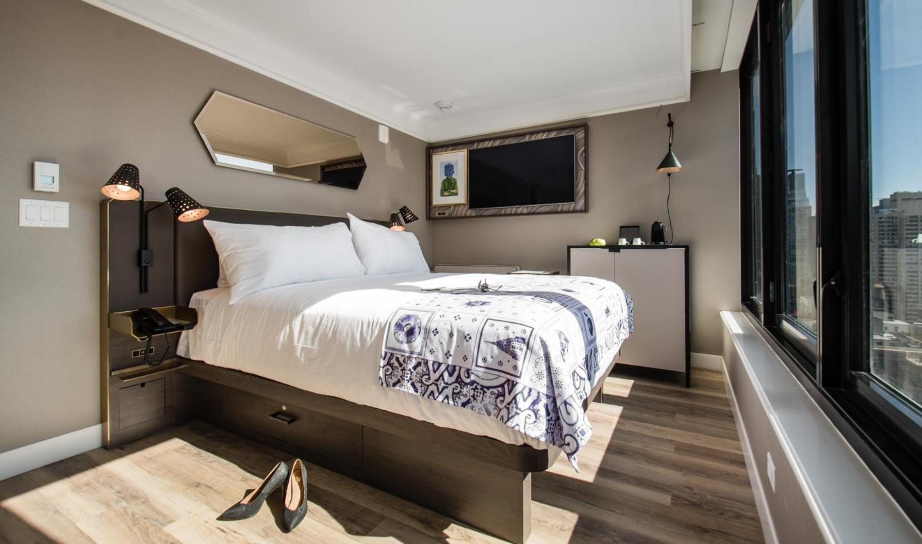 Balcony Room