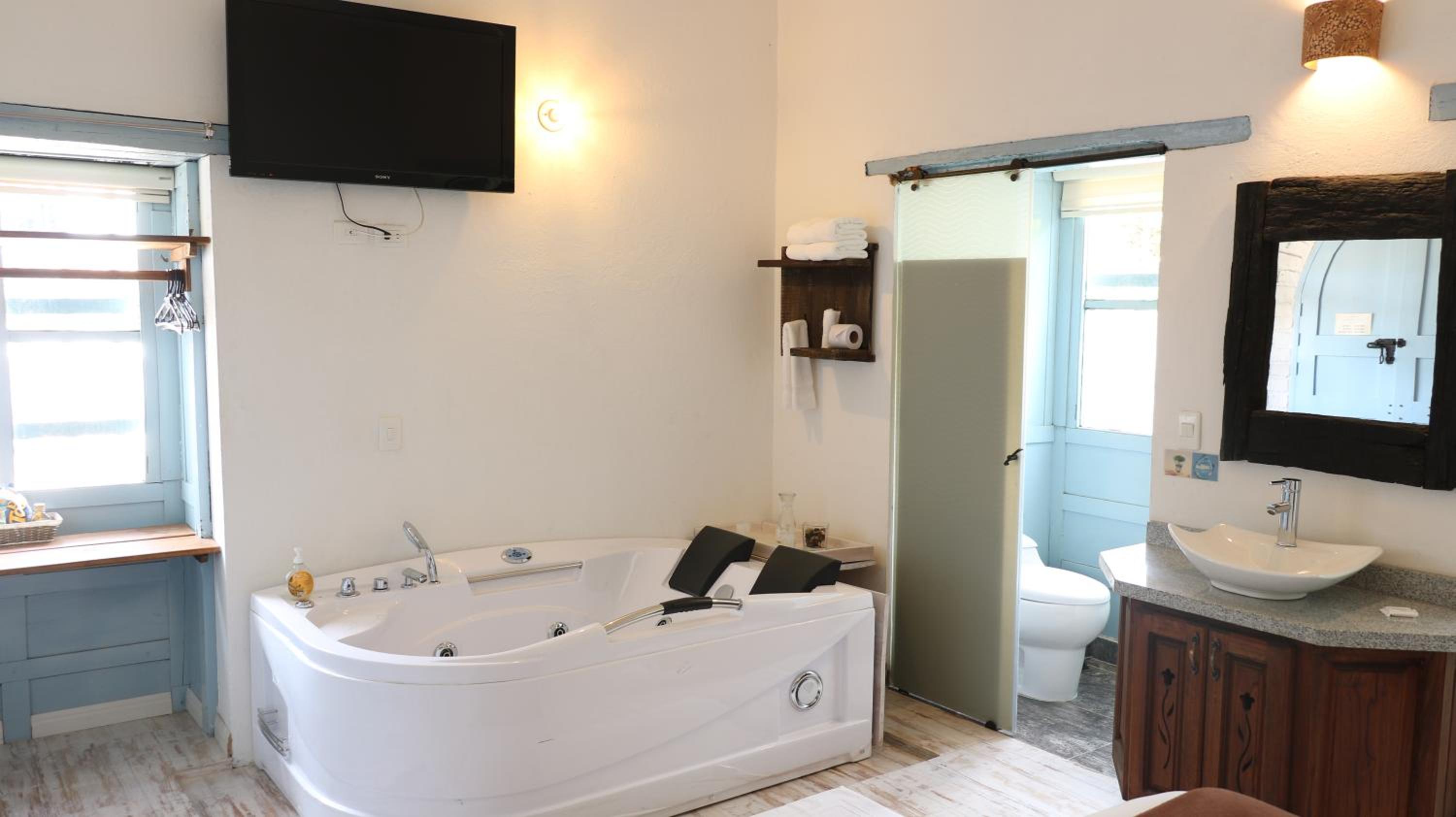 King Room with Spa Bath photo 2