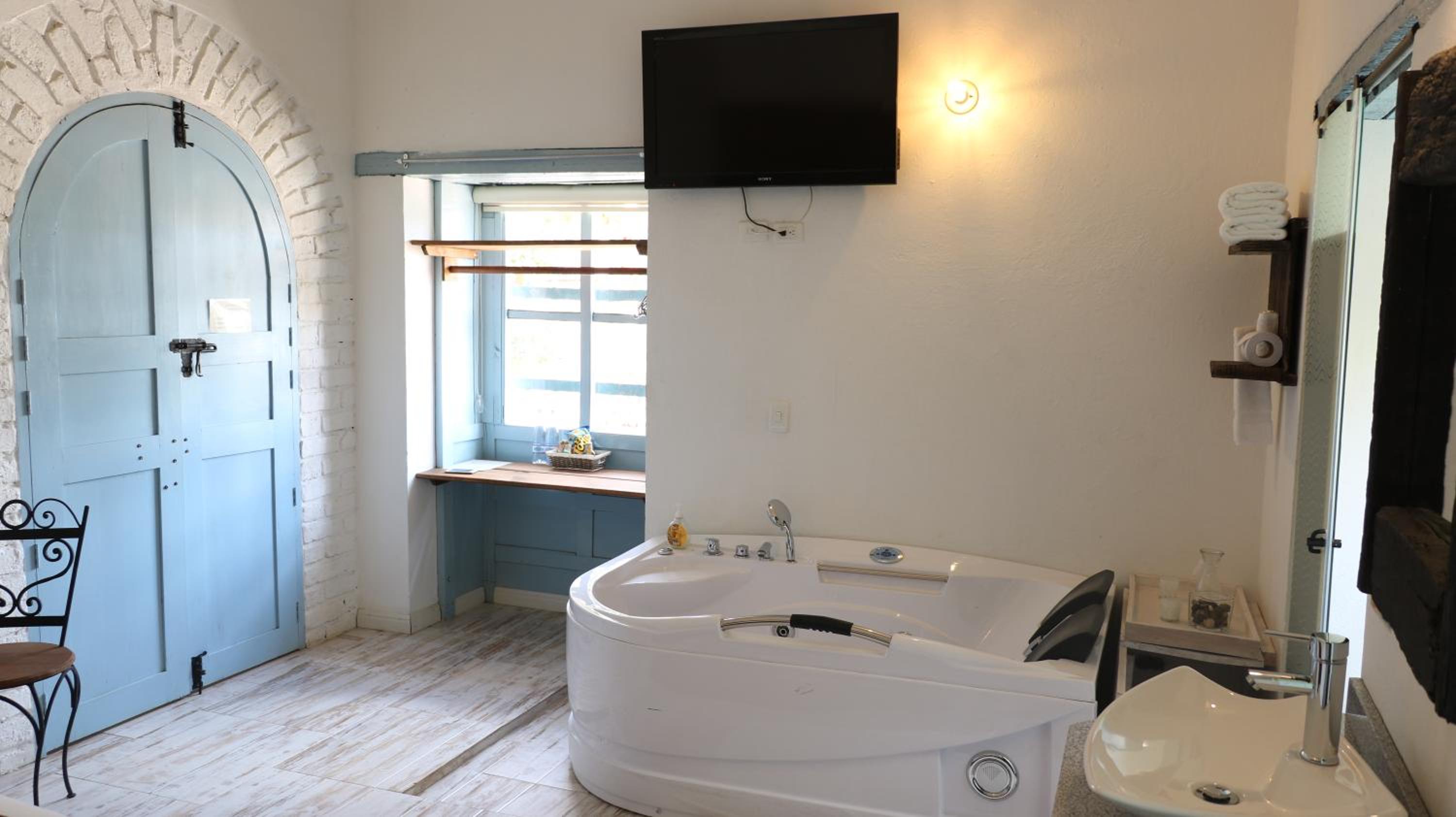 King Room with Spa Bath photo 3