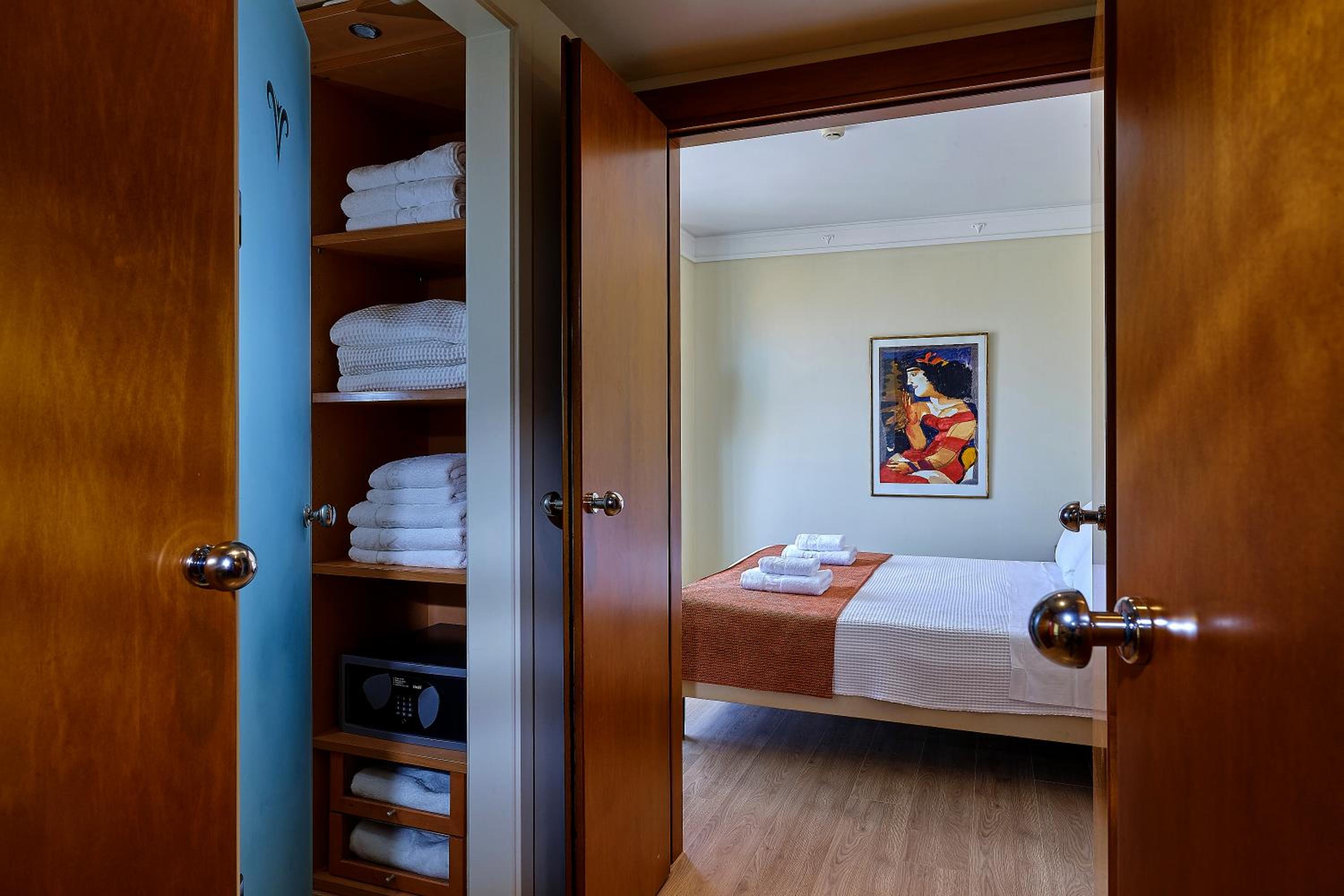 Executive Suite with Sea View - Photo 3