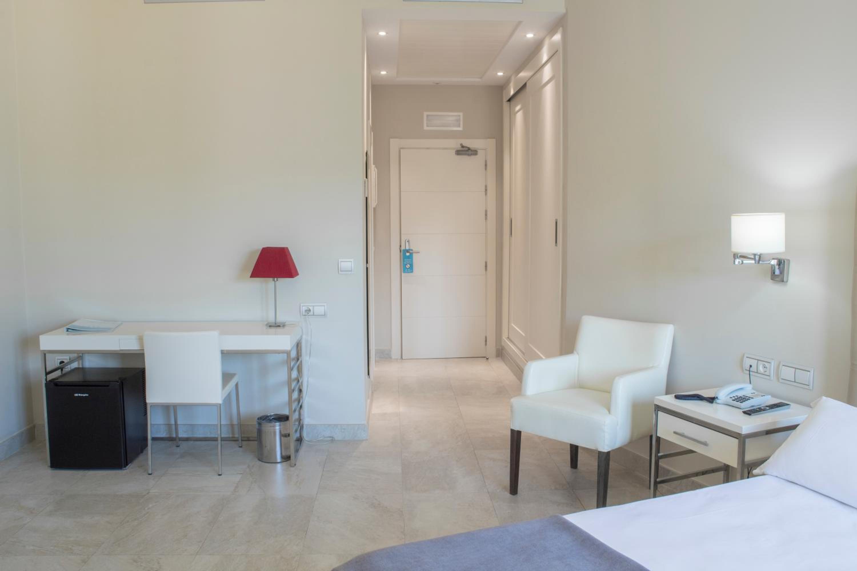 Standard Double or Twin Room photo 2