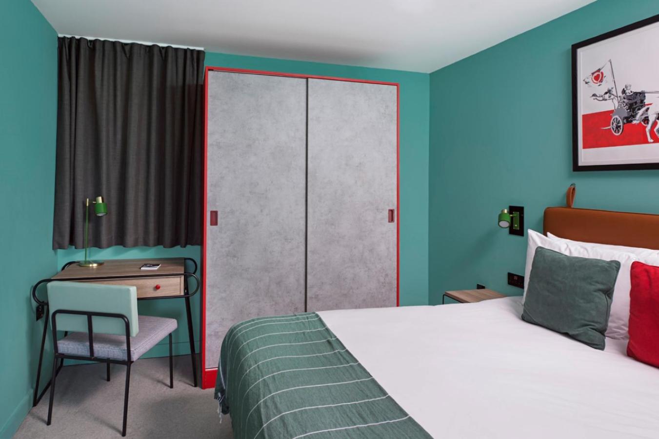 Two Bedroom Suite - Photo 25