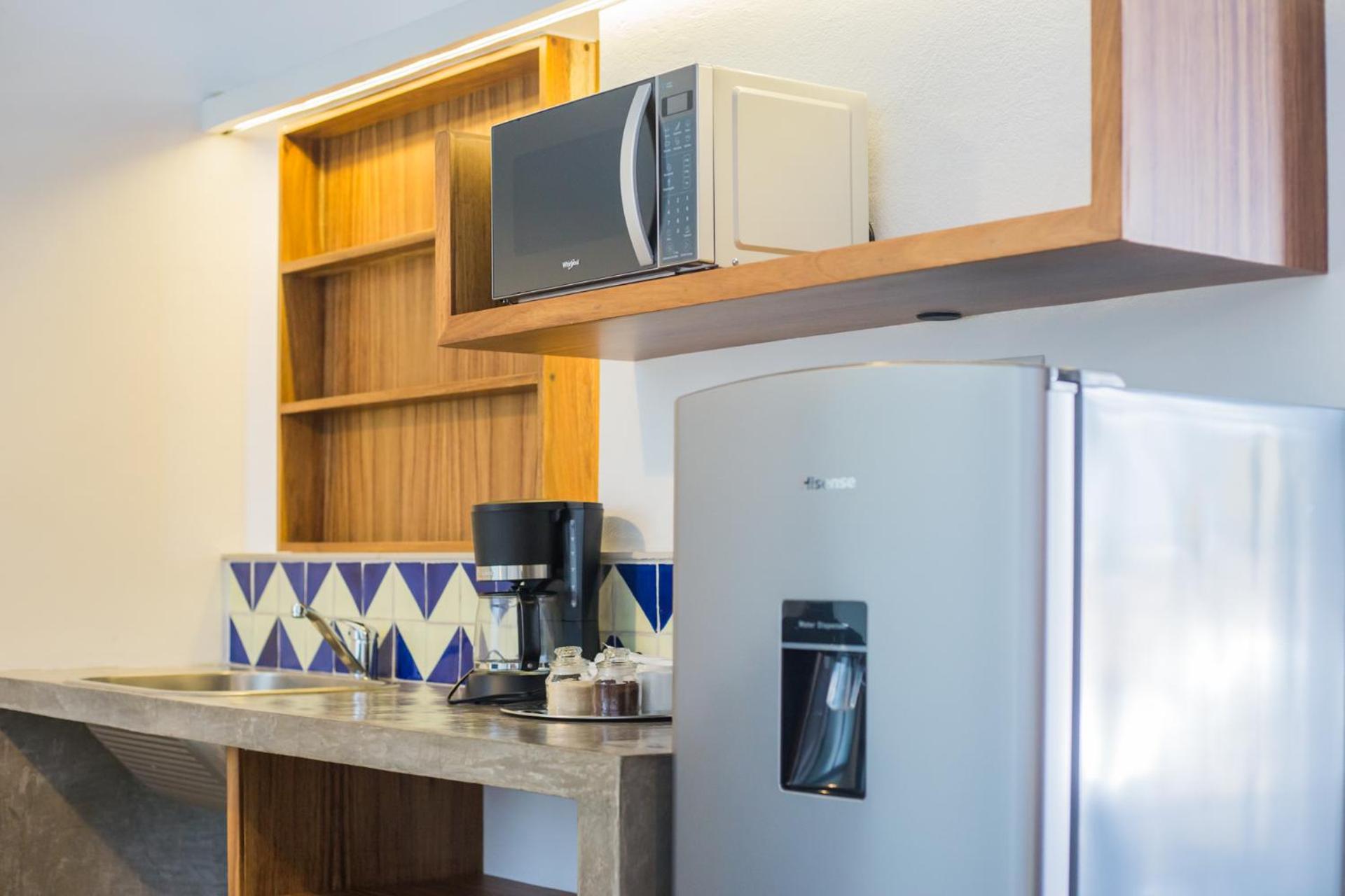 Suite with Balcony - Photo 12