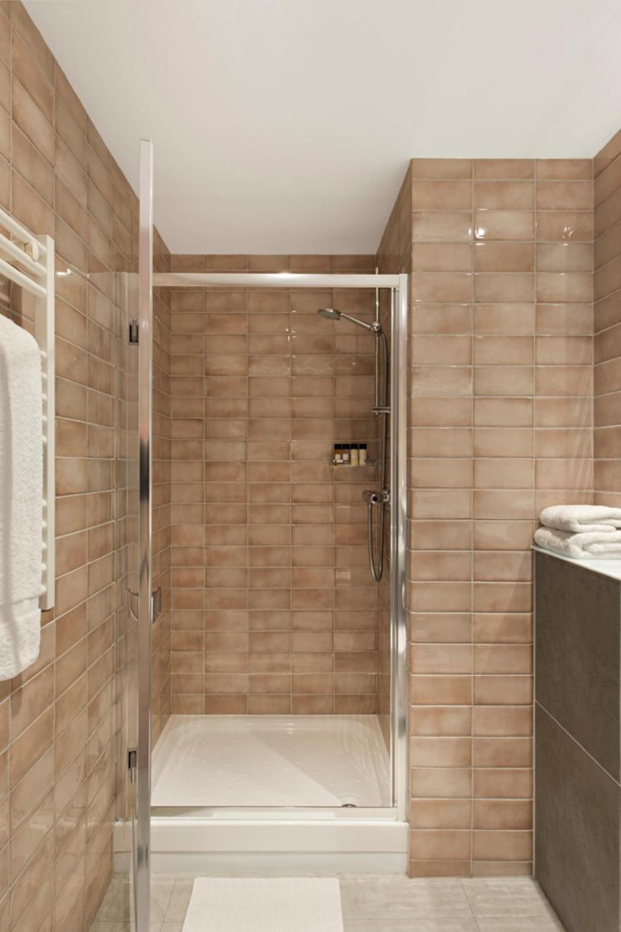 Executive Two Bedroom Suite  - Photo 5