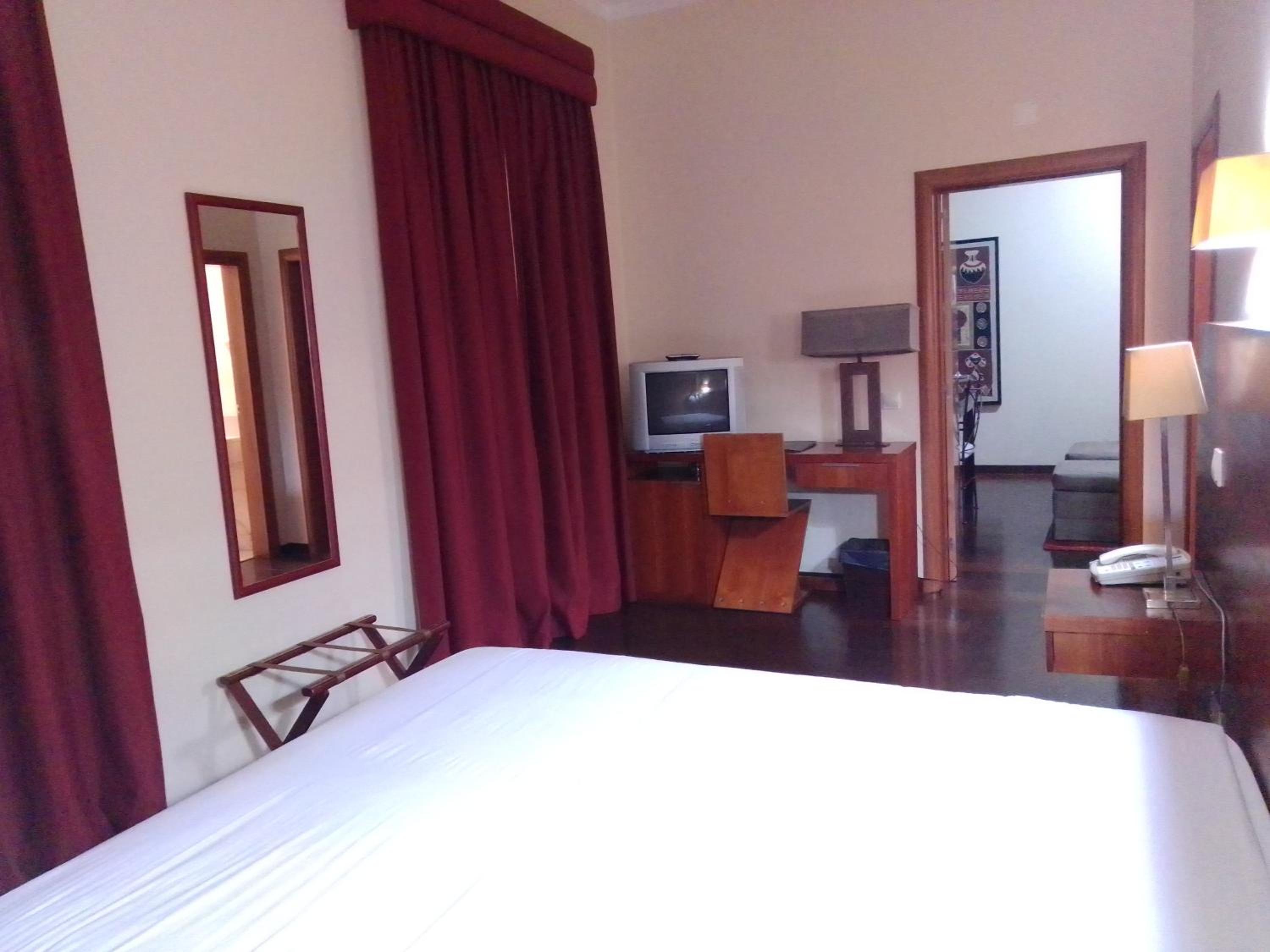 Suite Room - Photo 3