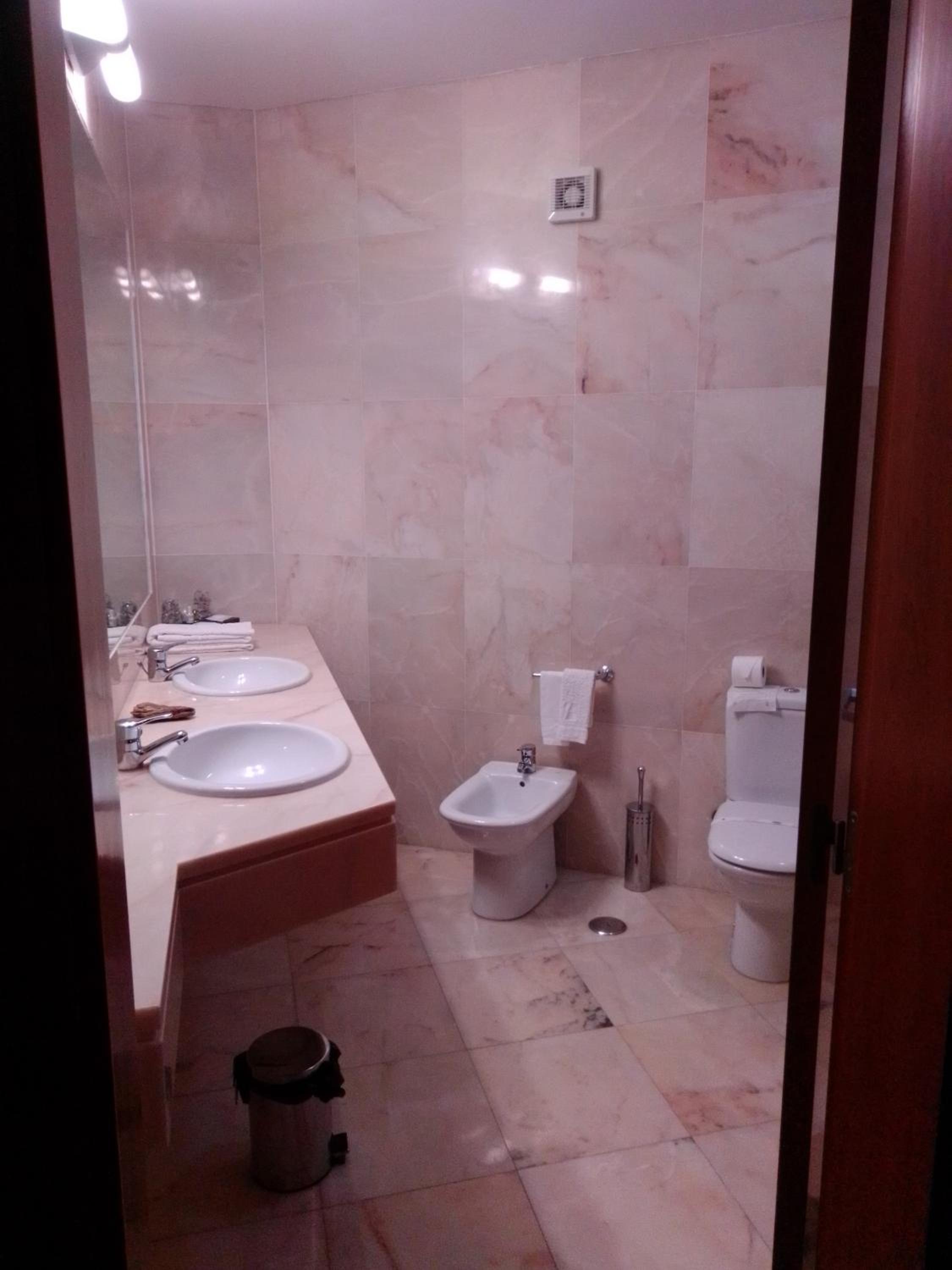 Suite Room - Photo 4