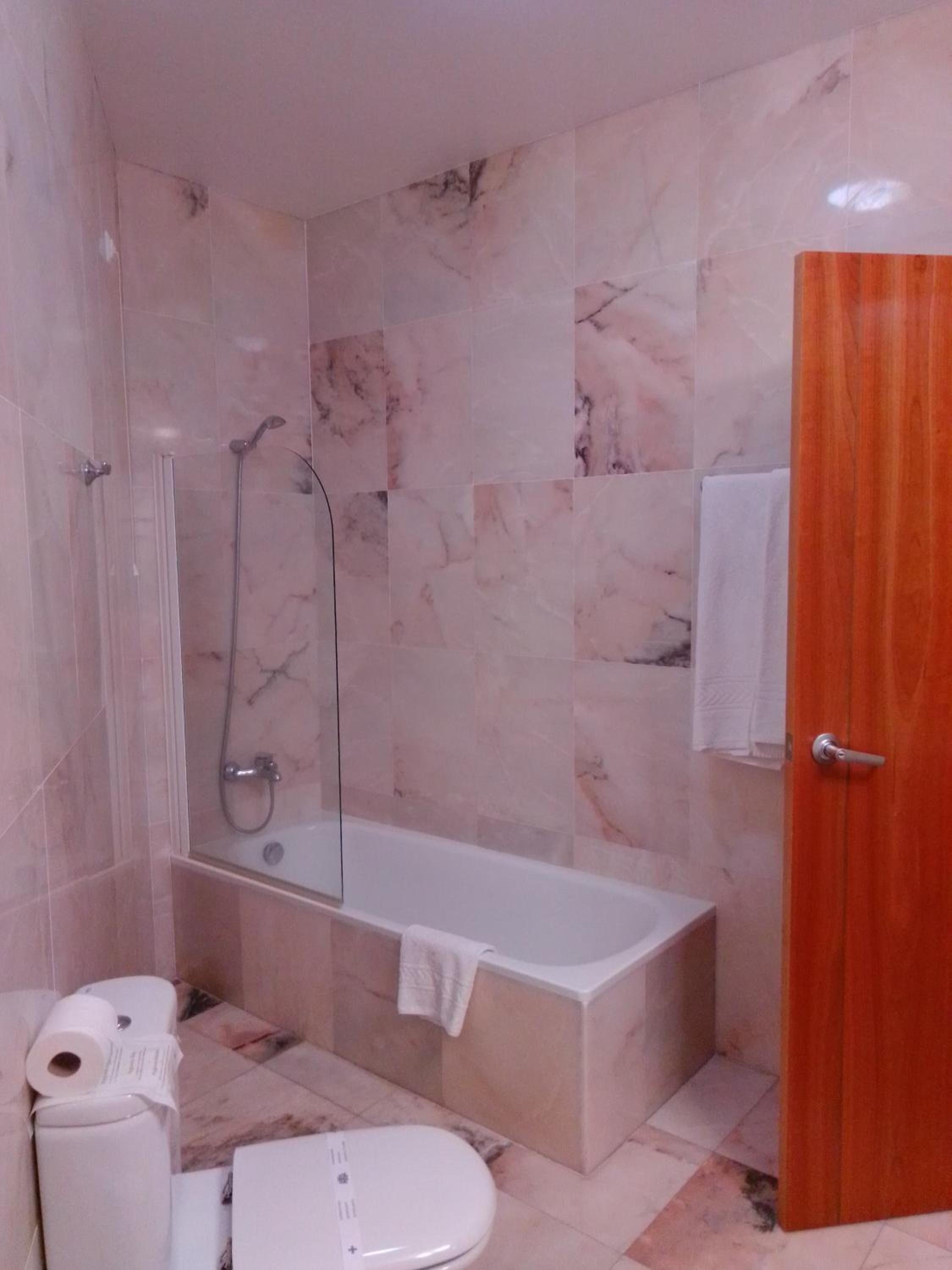 Suite Room - Photo 2