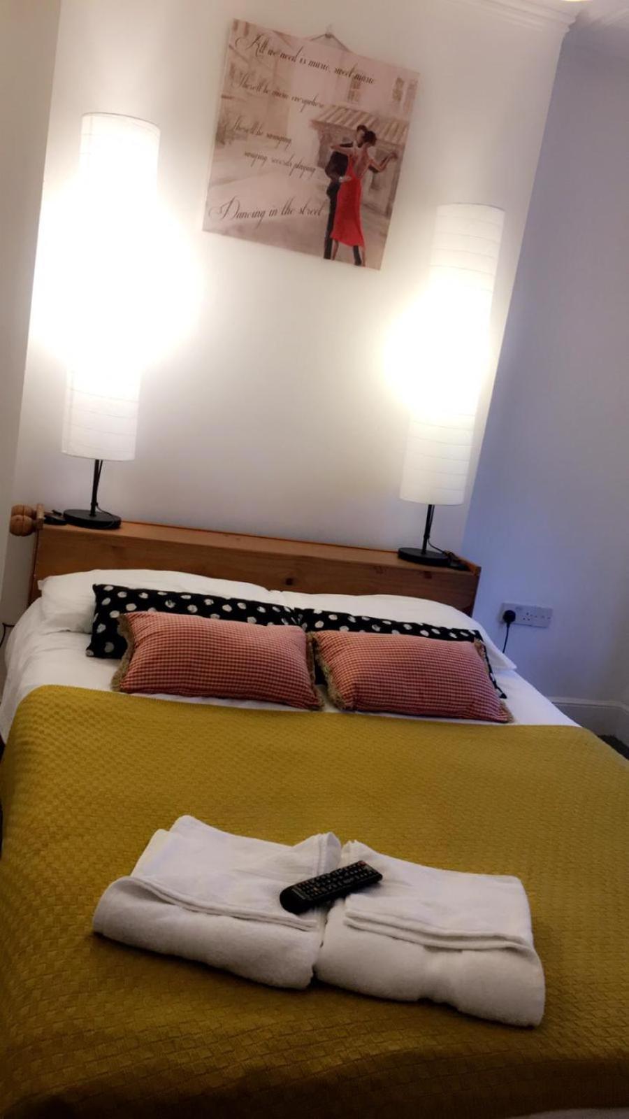 Standard Double Room with Shared Bathroom photo 1
