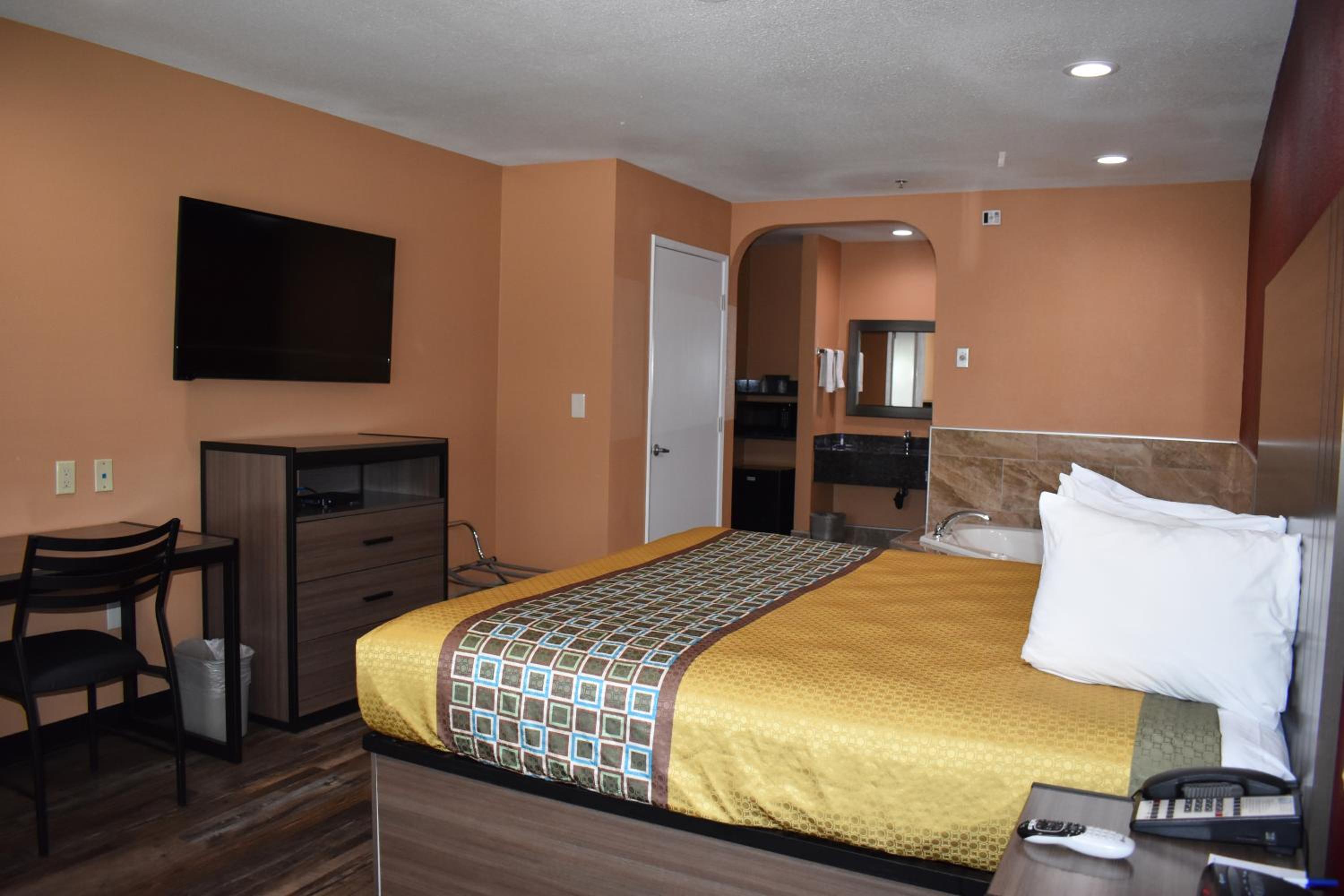 One King Bed Jacuzzi Suite Non-Smoking