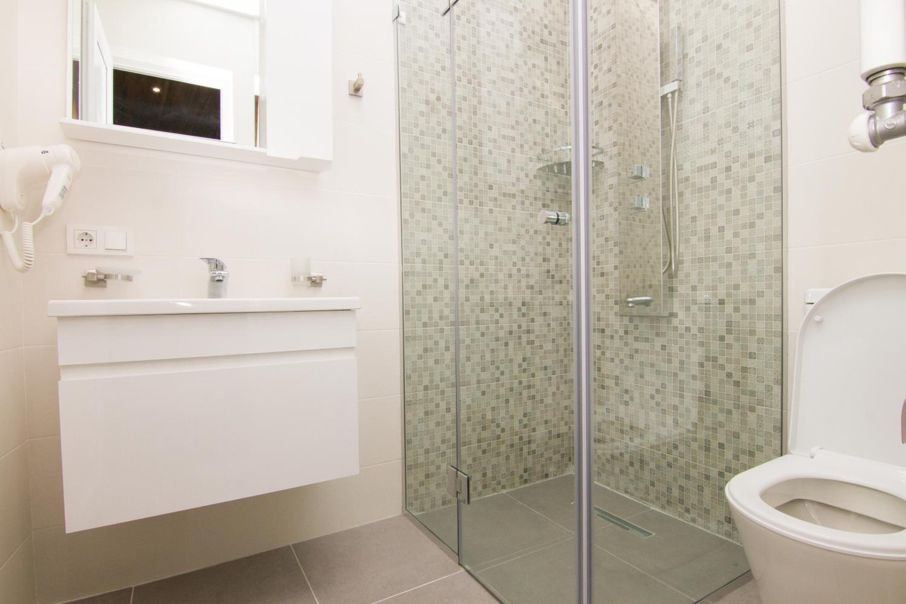 Double or Twin Room with Terrace - Photo 4