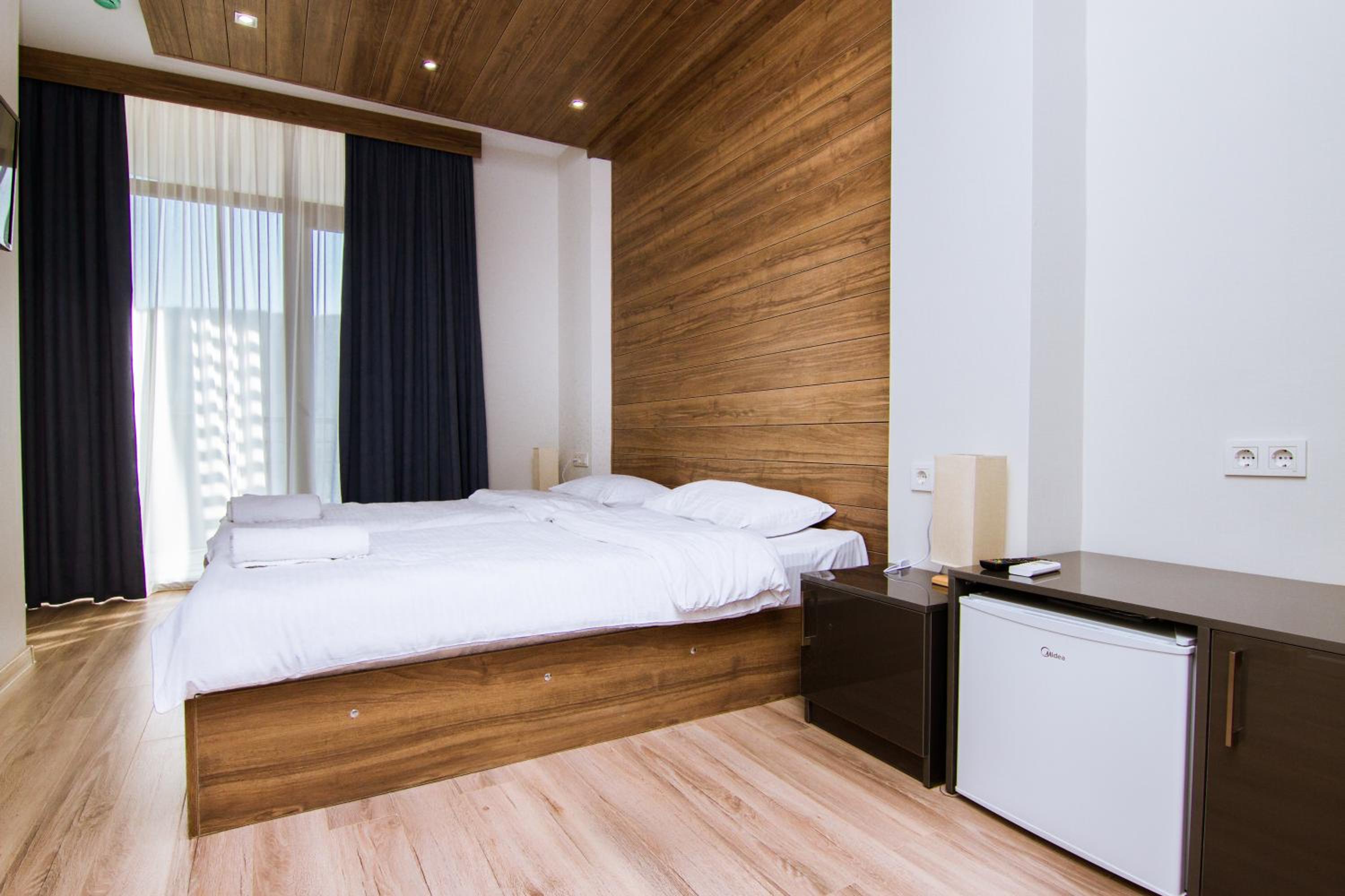 Double Room with Balcony - Photo 1