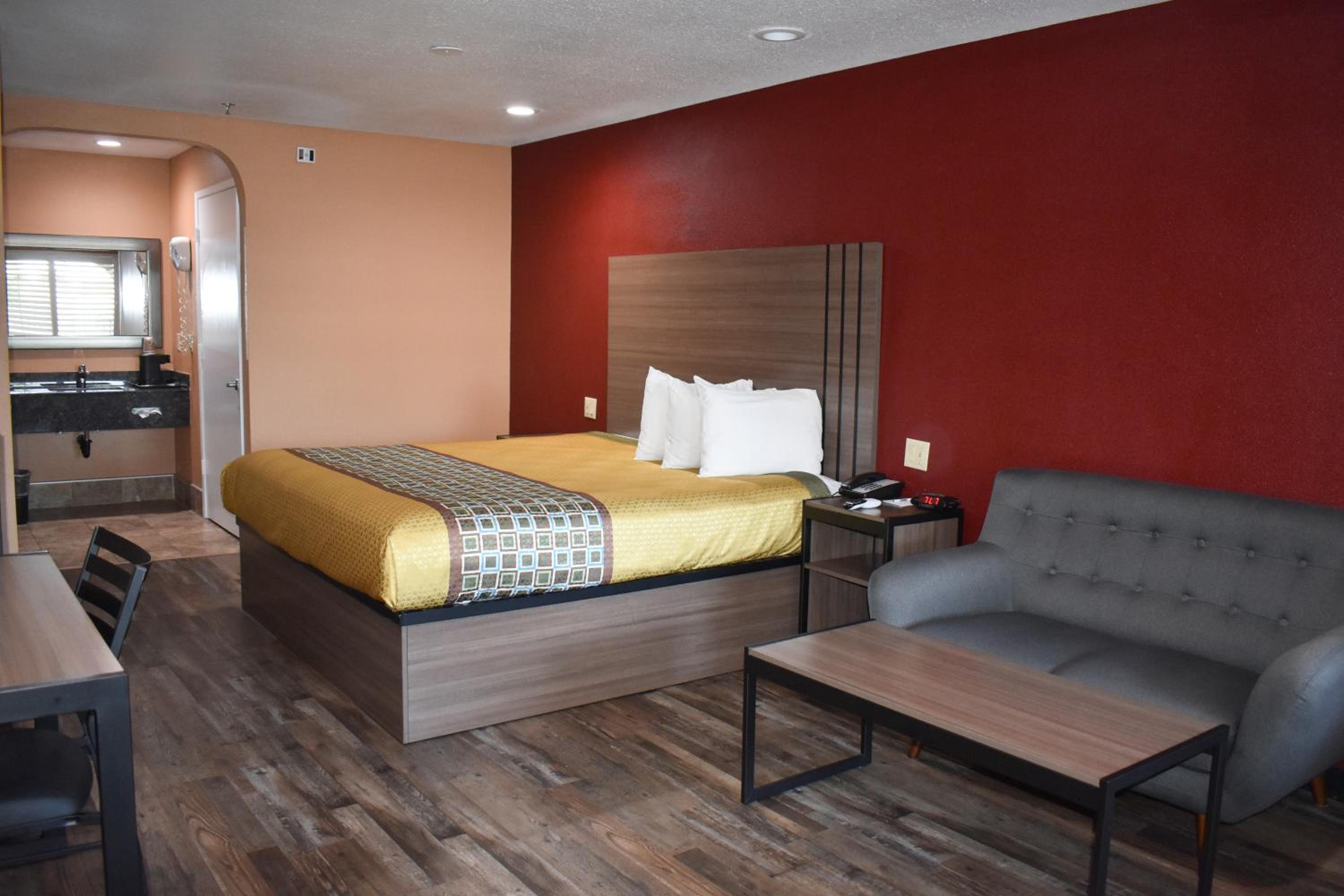 One King Bed Mobility Access Non-Smoking photo 2
