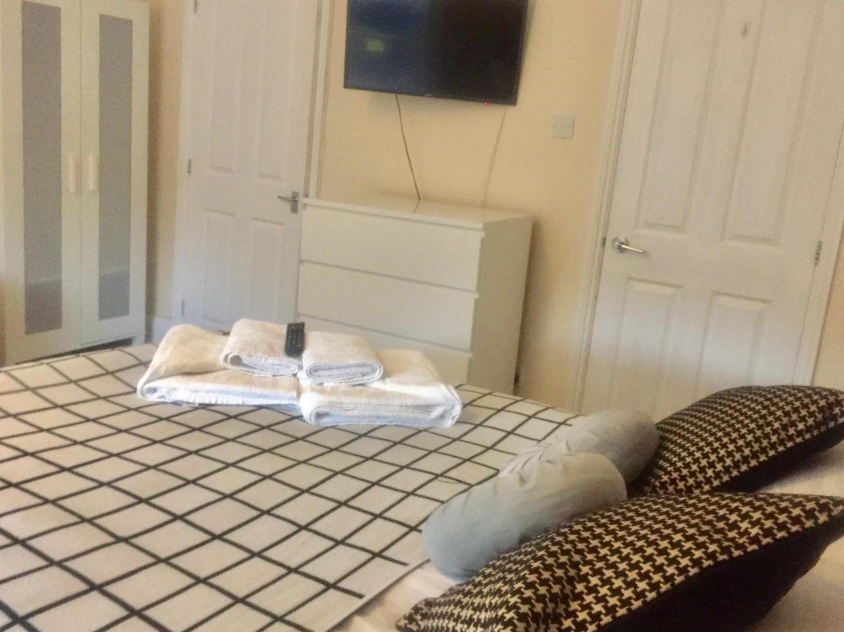 Standard Double Room with Shared Bathroom photo 1