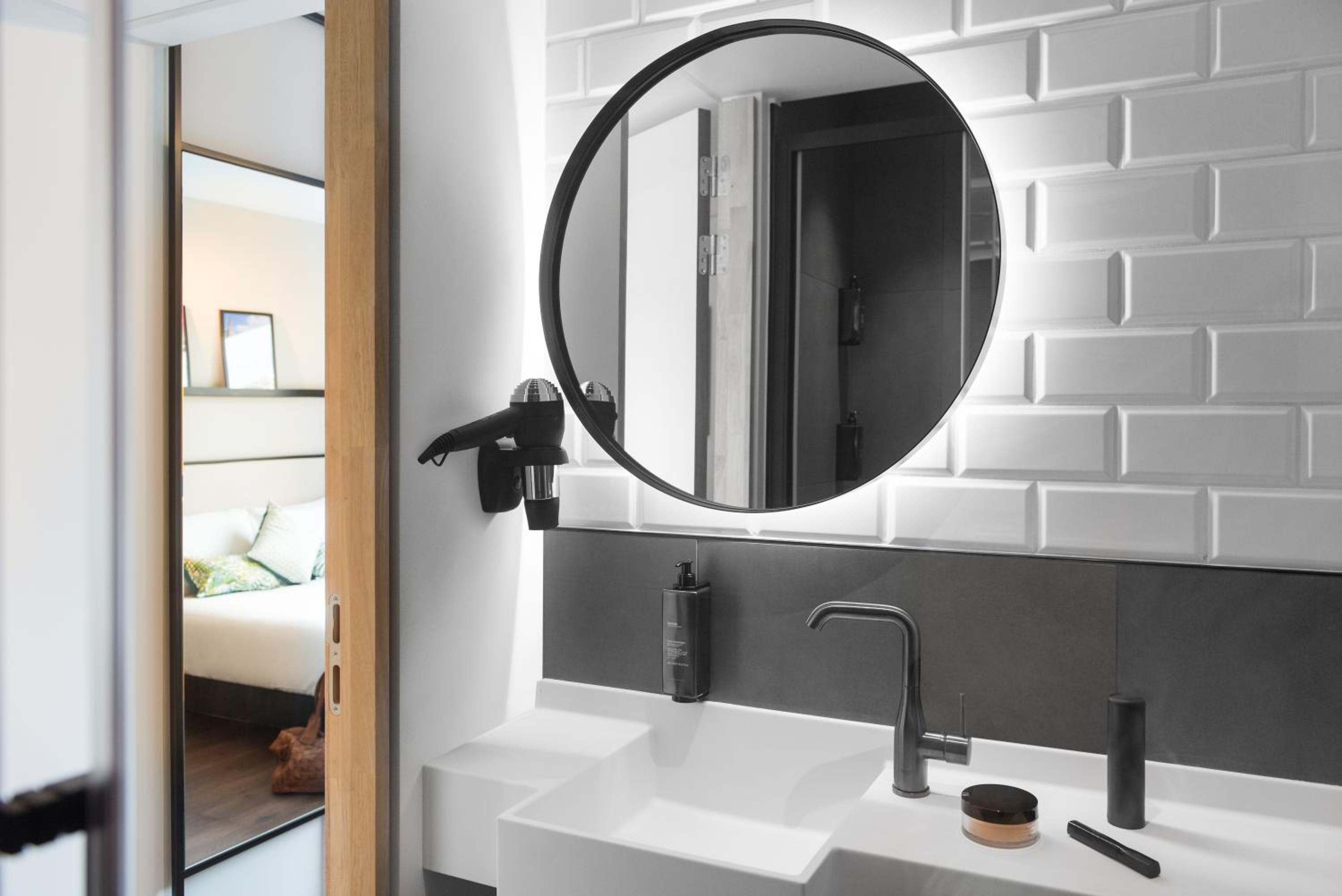 Superior Double or Twin Room - Garden Side - Photo 3