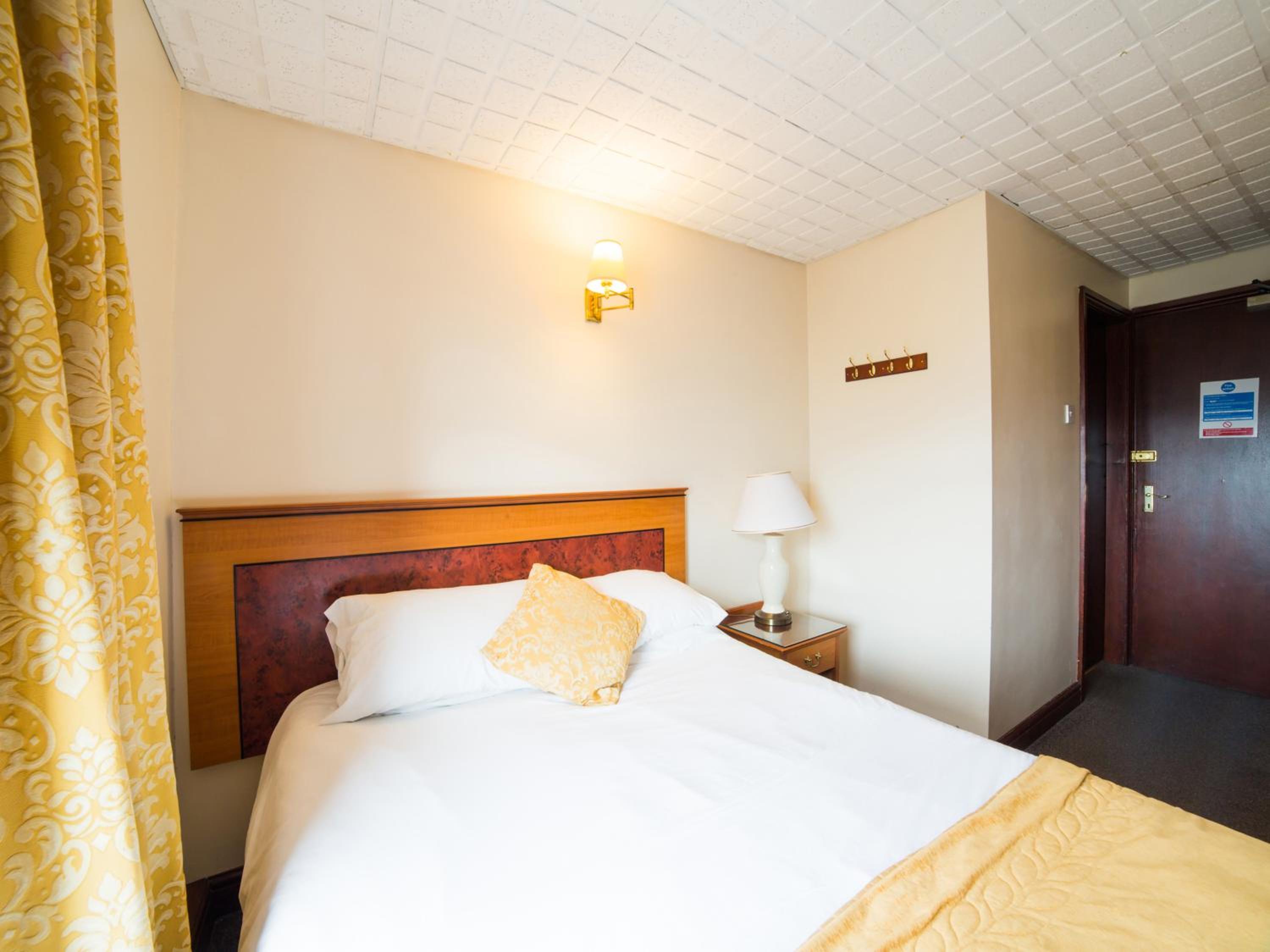Standard Double Room - Photo 7