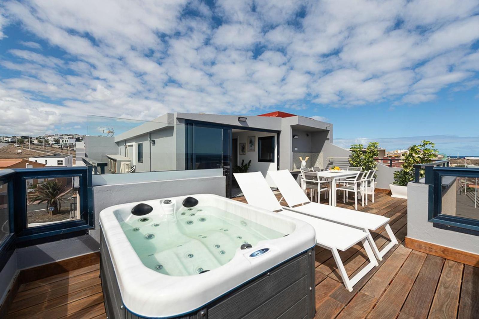 Penthouse Apartment photo 2