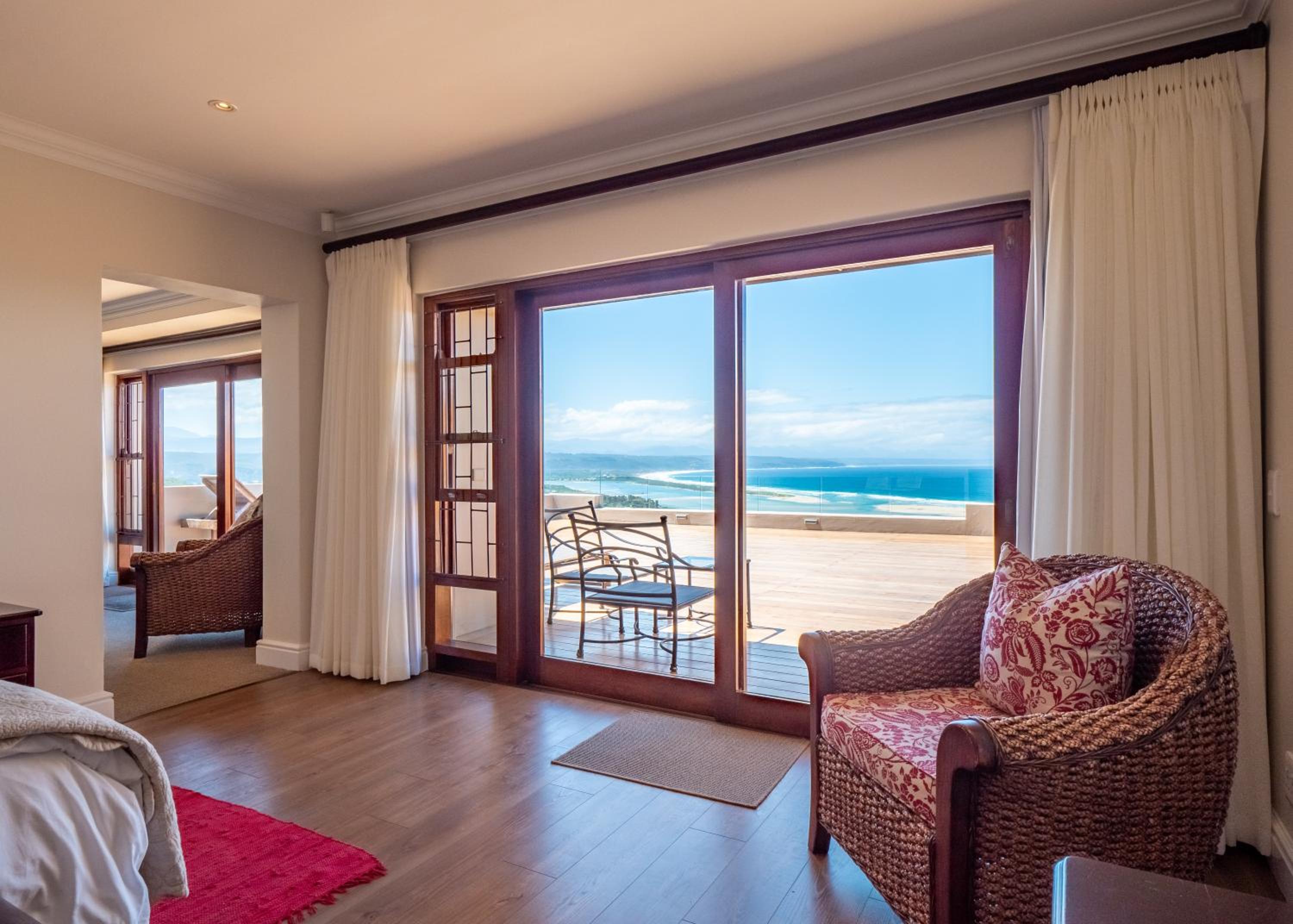Honeymoon Suite with Lagoon and Ocean View - 1 photo 1