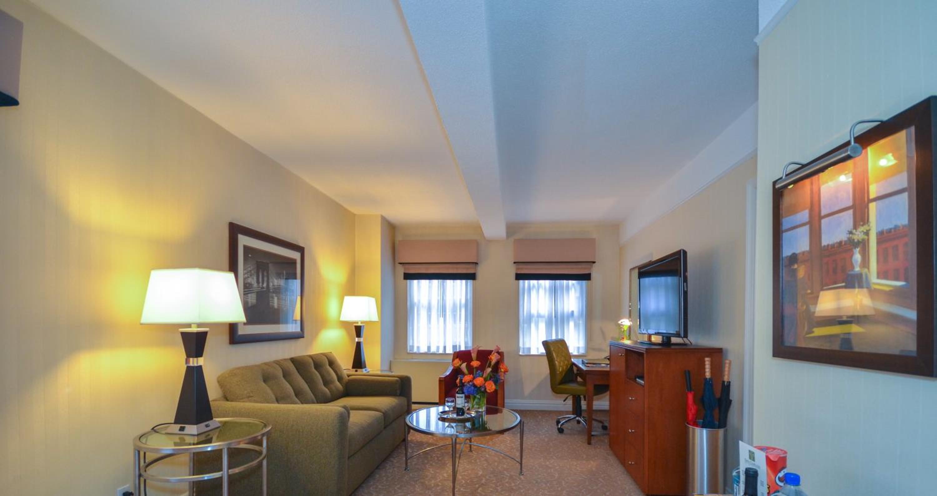 Premier Suite with King bed with 1 ½ bath