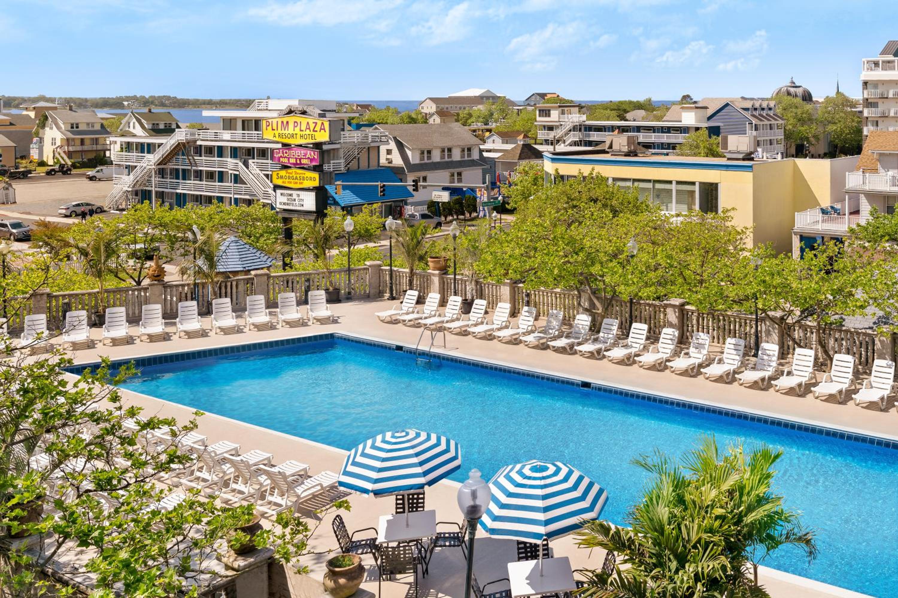 King Room with Pool View - Photo 2