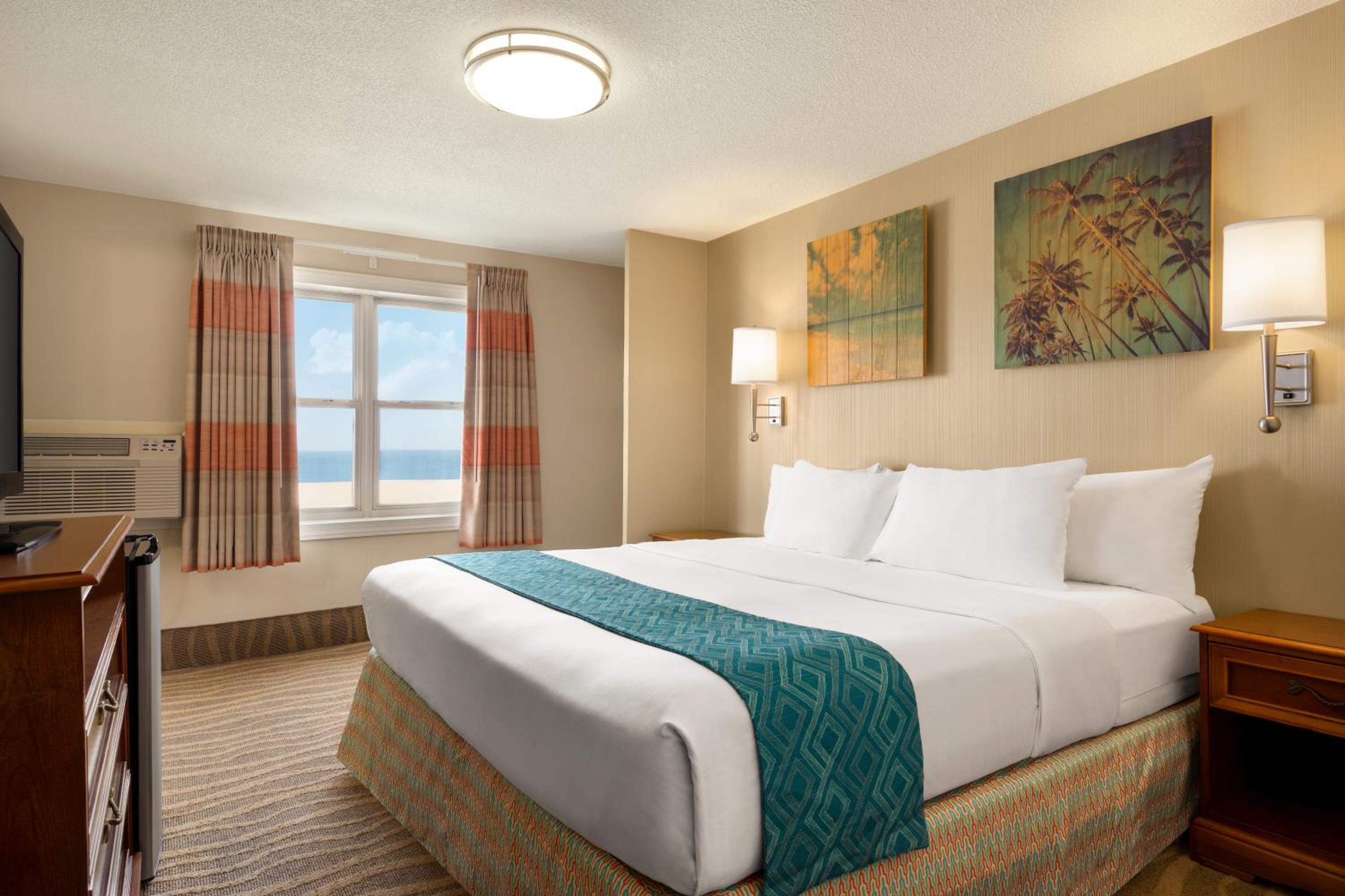 Ocean Front 1 King Bed