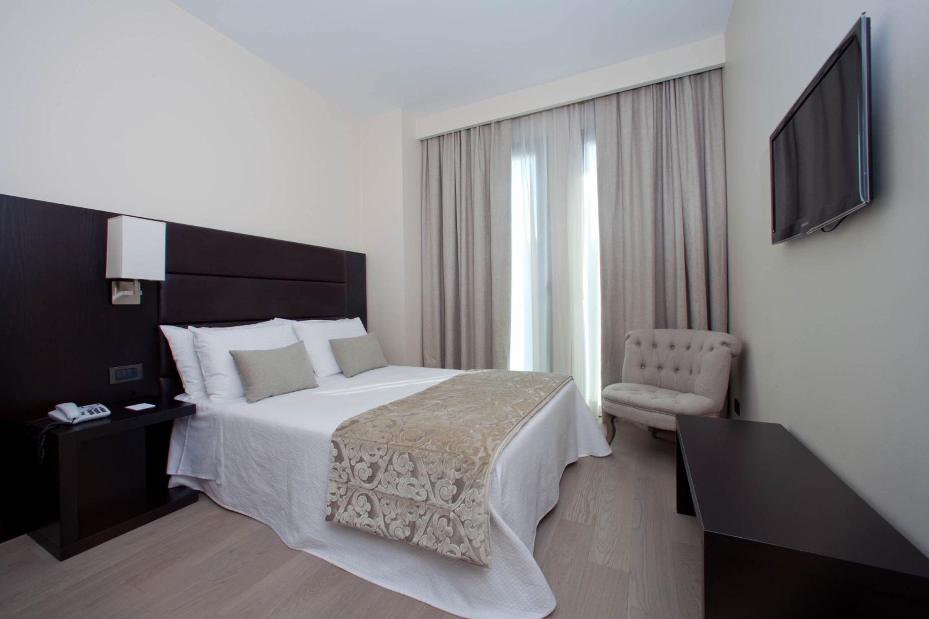 Superior Double or Twin Room photo 2