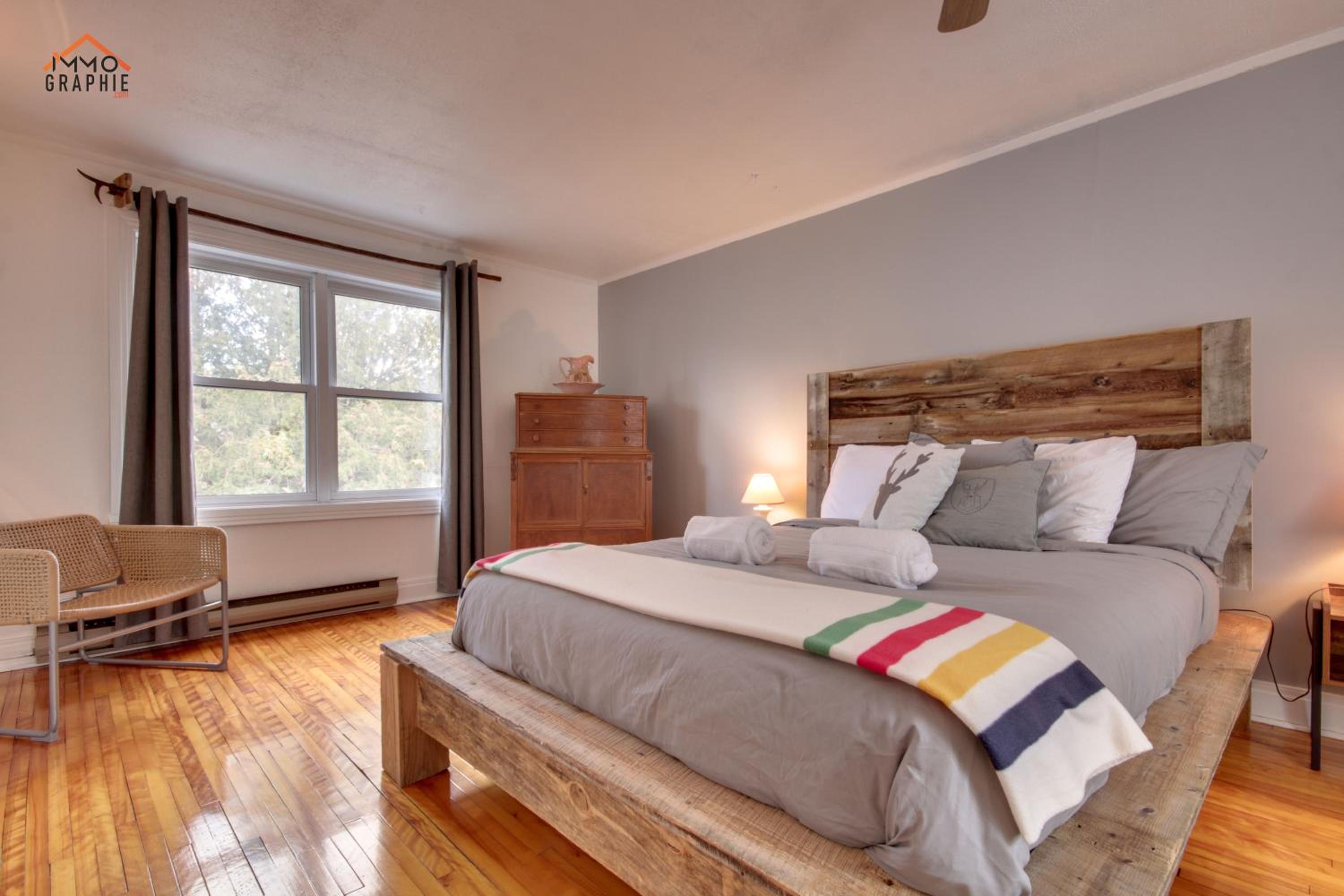 Quadruple Room with Private Bathroom photo 2