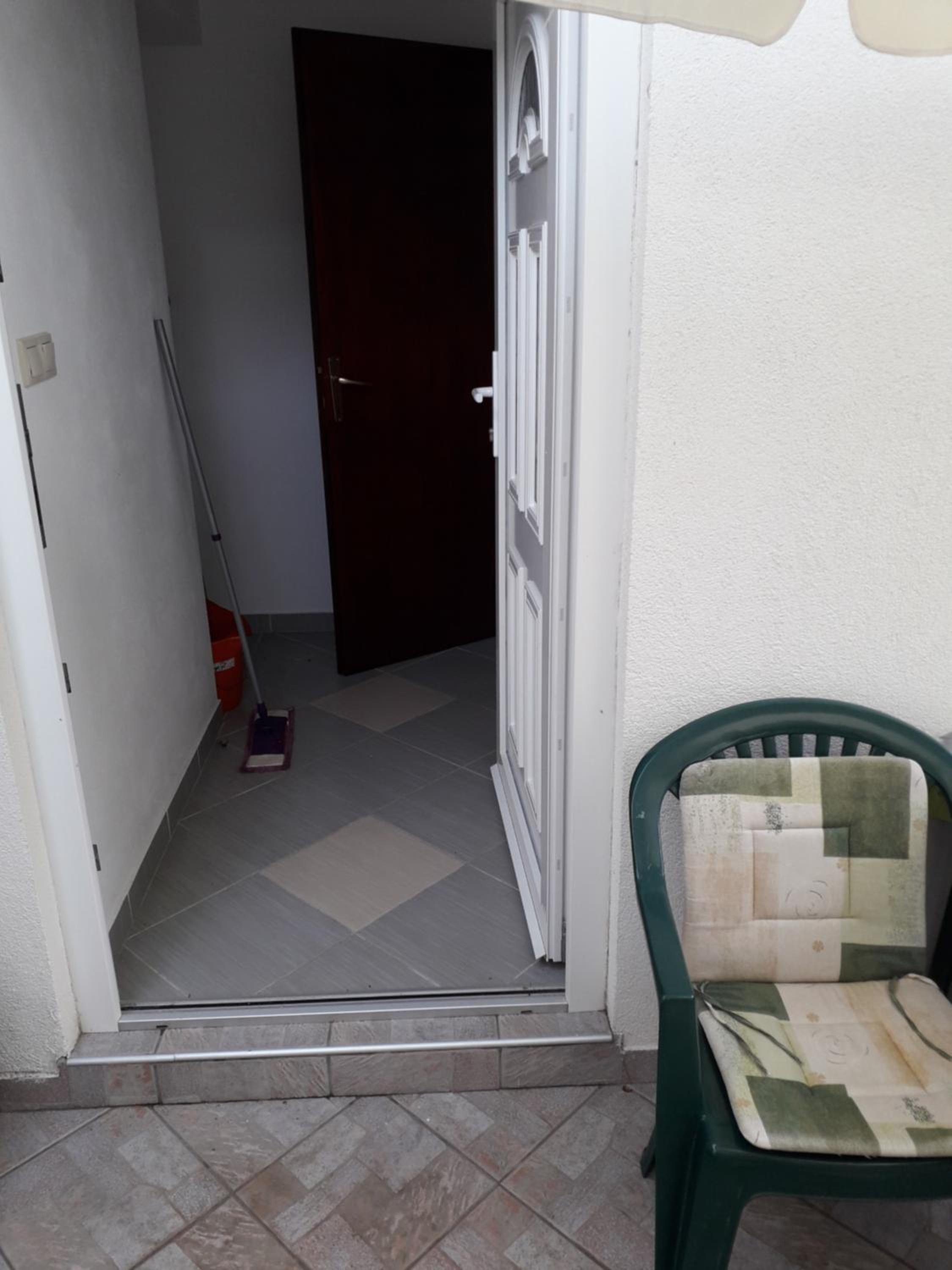 Studio Apartment - Photo 39