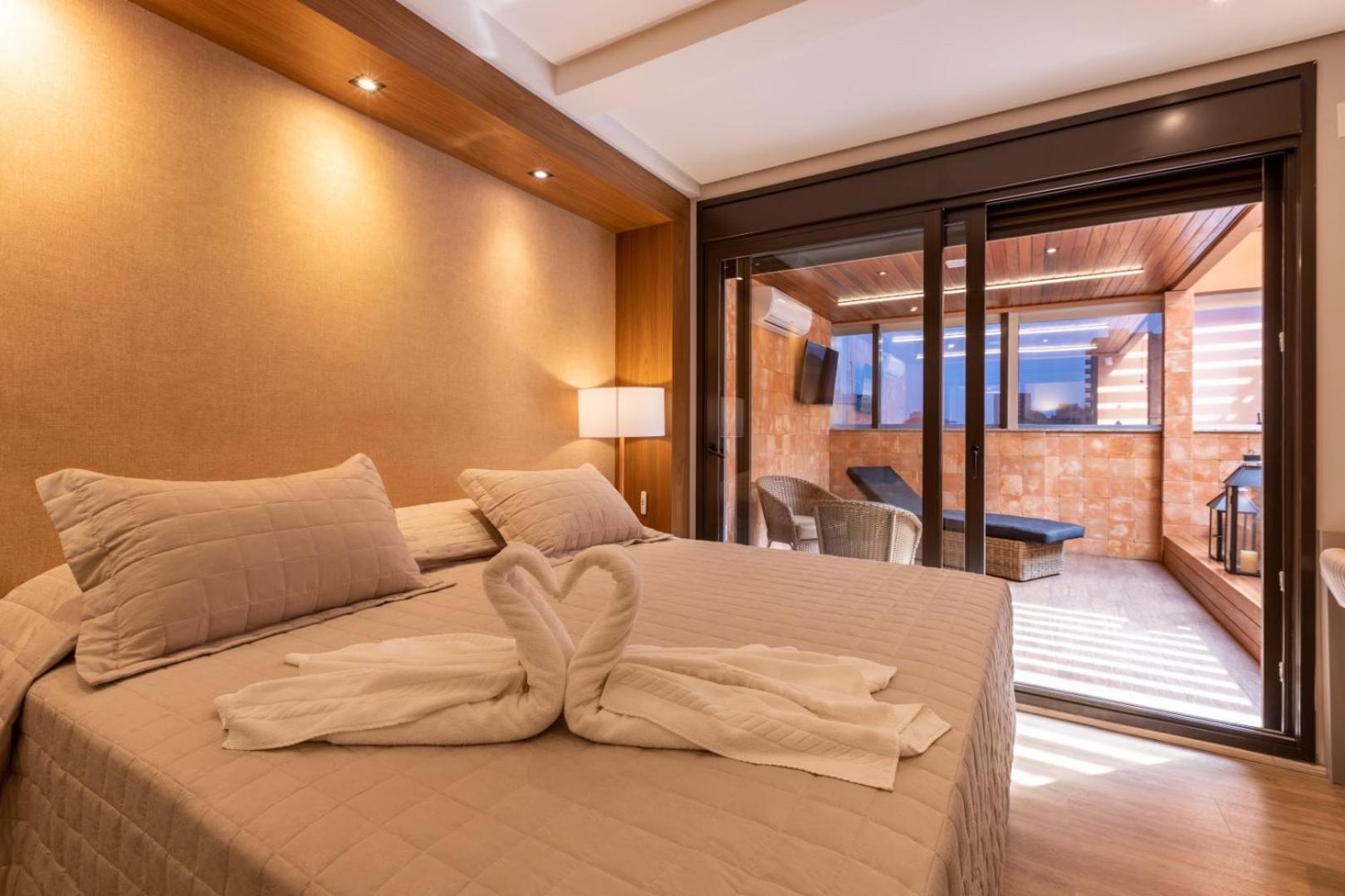 Suite with Spa Access photo 3