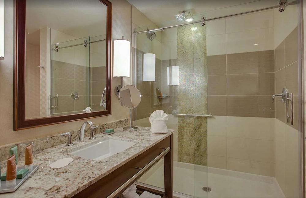 Queen Room - Disability Access photo 2