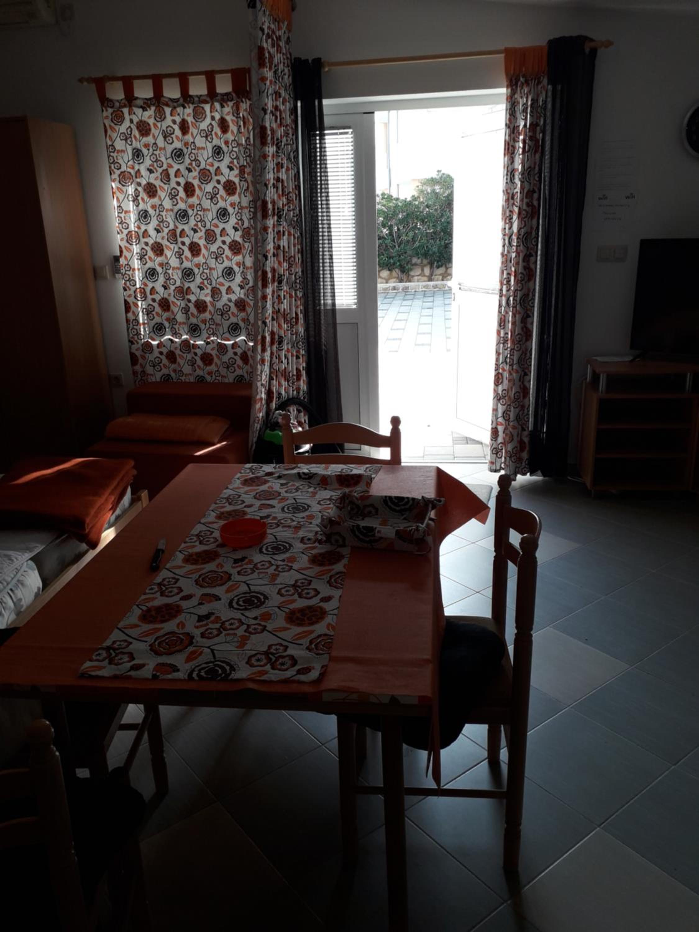 Studio Apartment - Photo 3