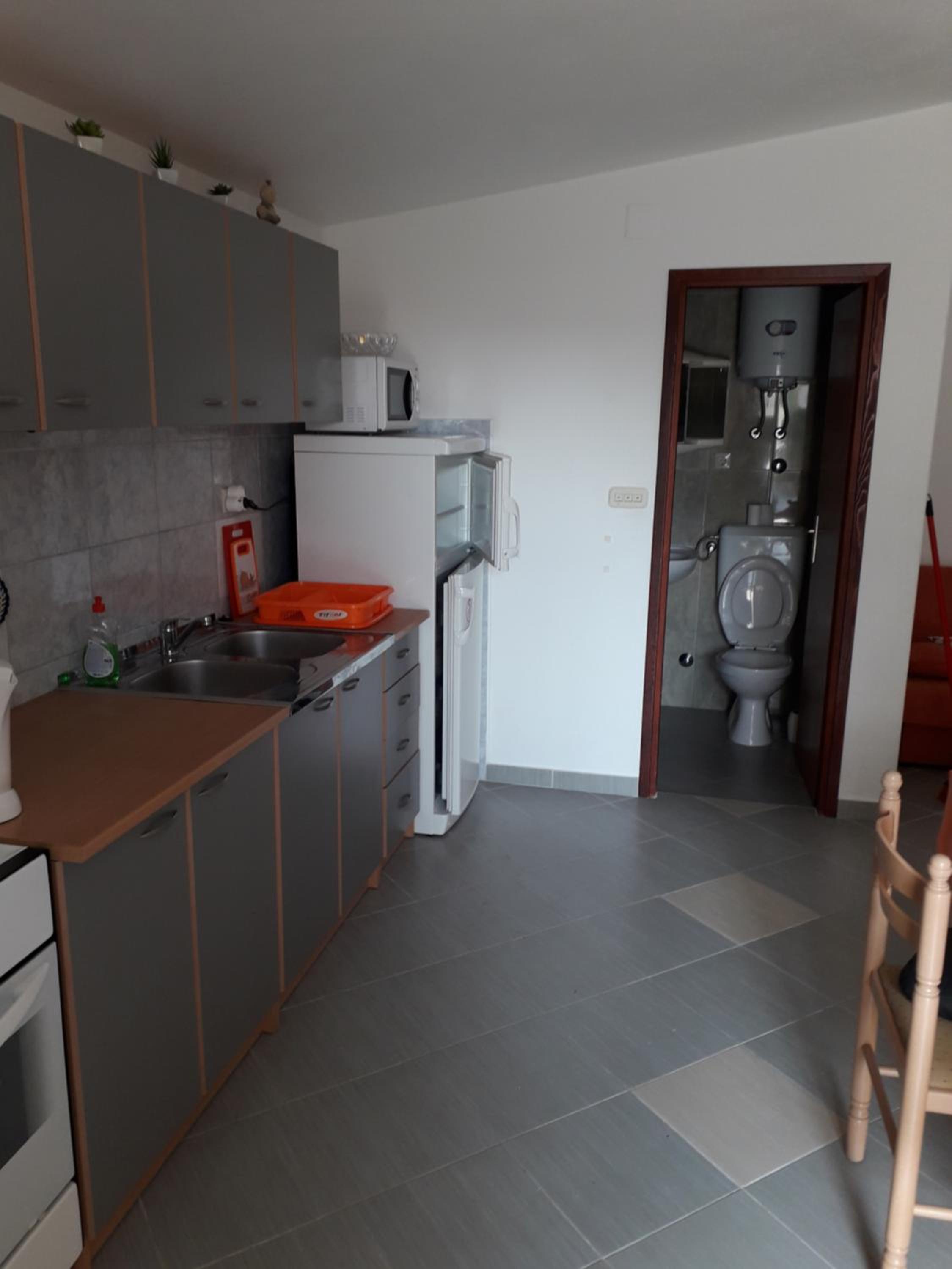 Studio Apartment - Photo 31