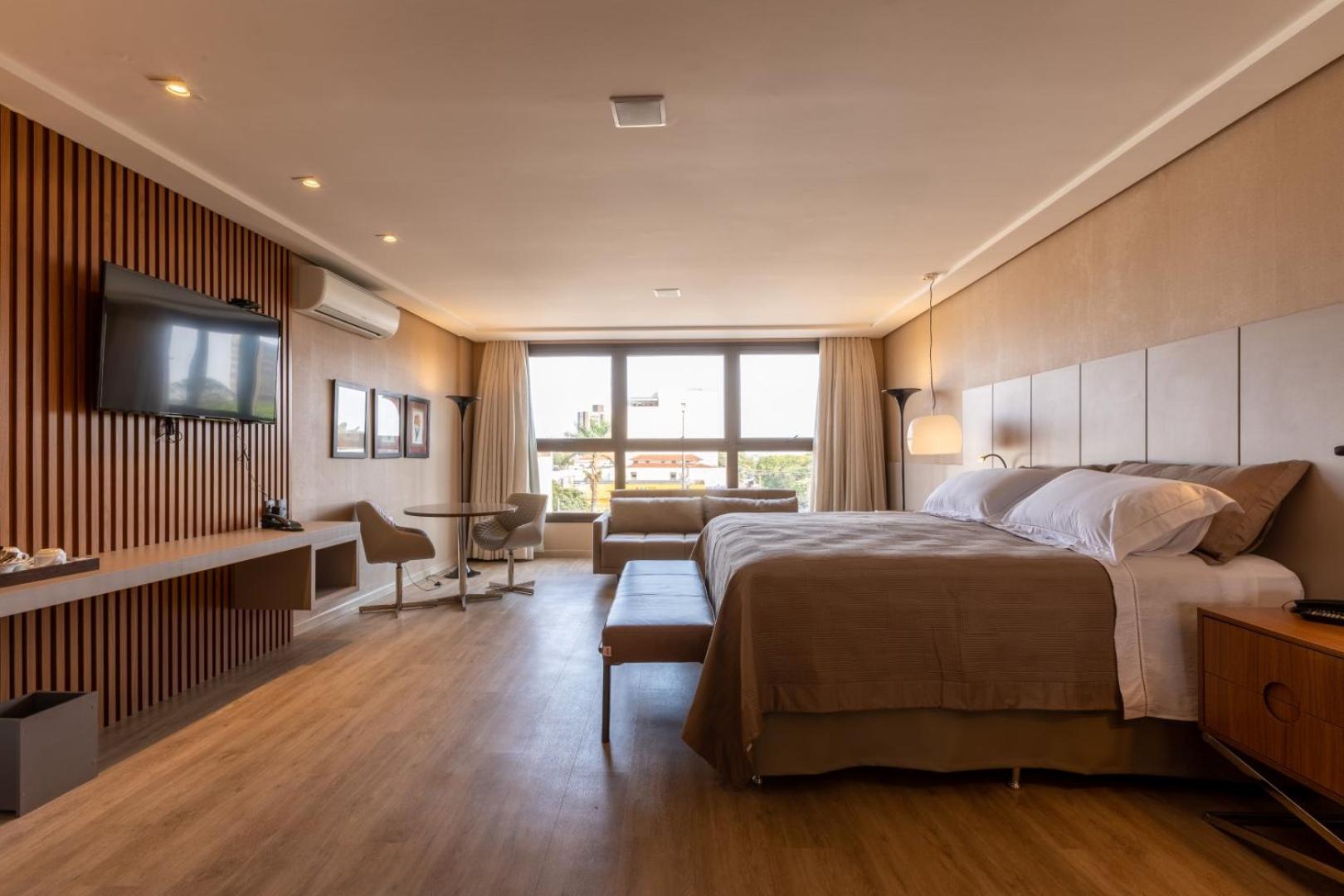 King Suite with Spa Bath photo 3
