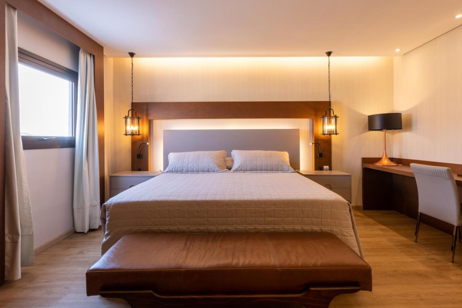 Superior King Suite photo 2