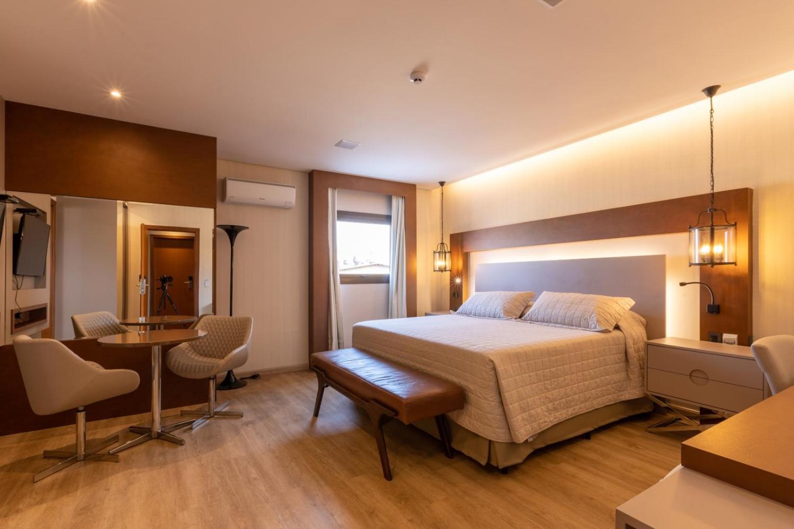 Superior King Suite photo 3