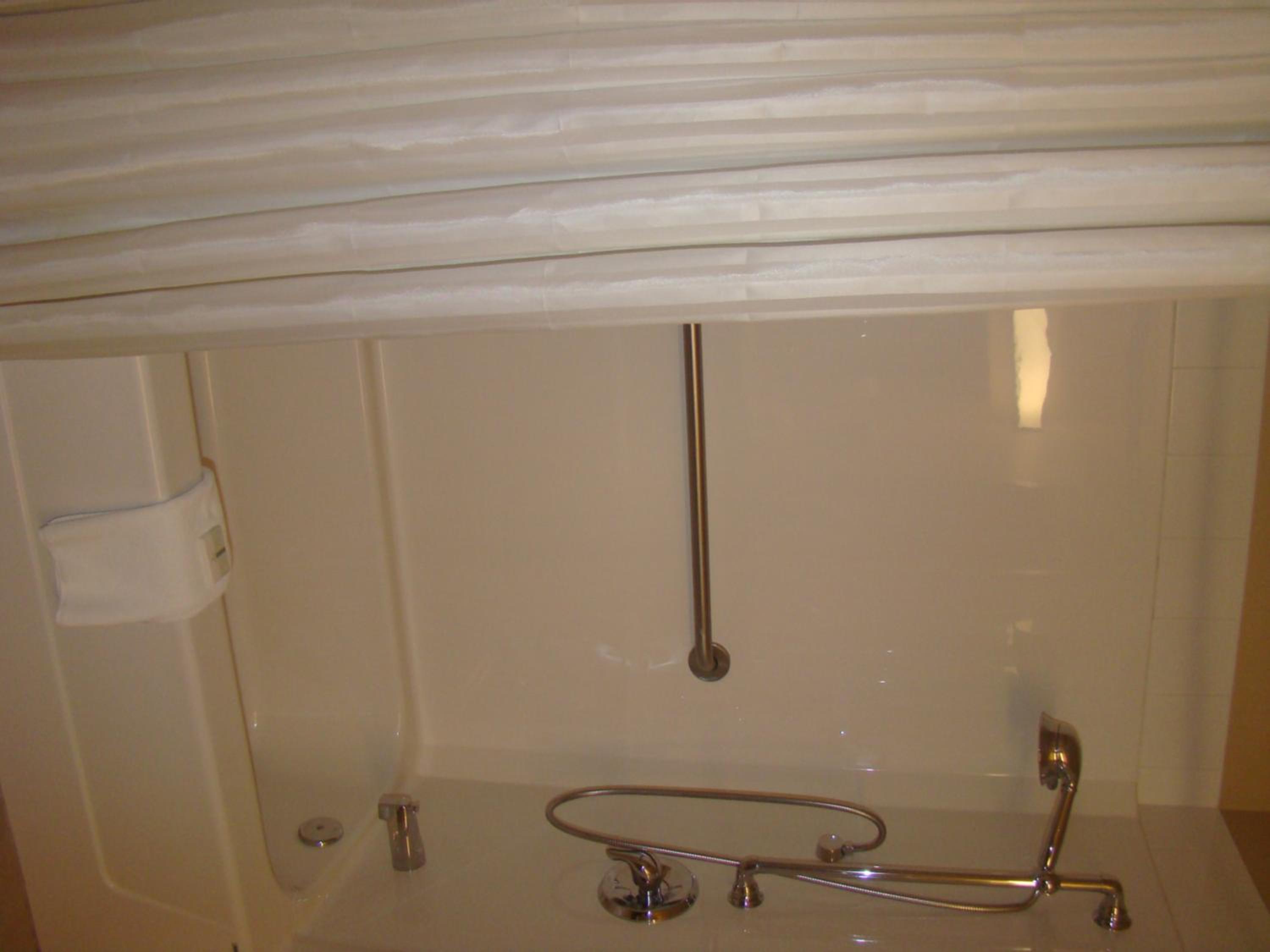 Queen Room - Disability Access - Non-Smoking - Photo 8