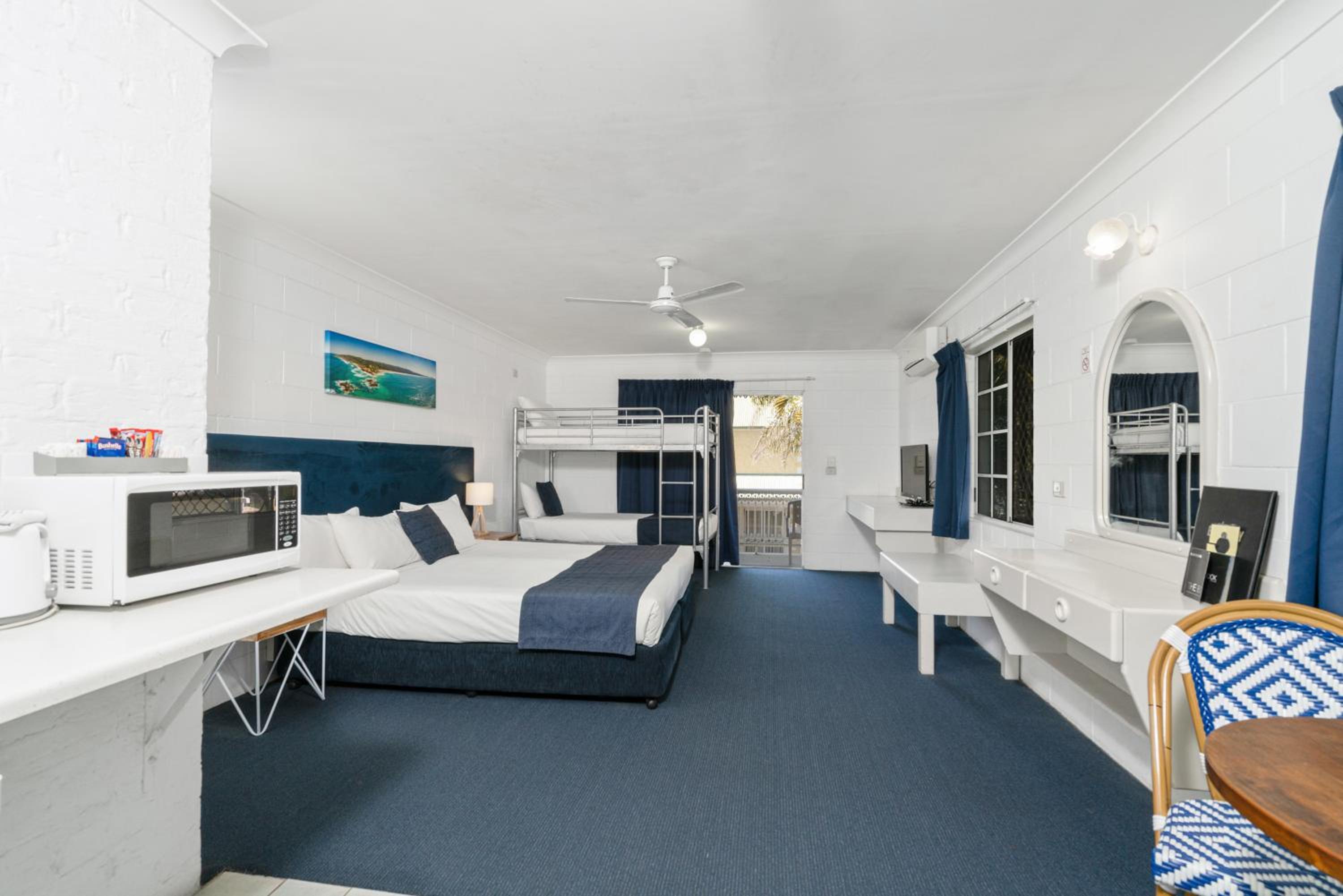 Standard Family Room - Photo 2