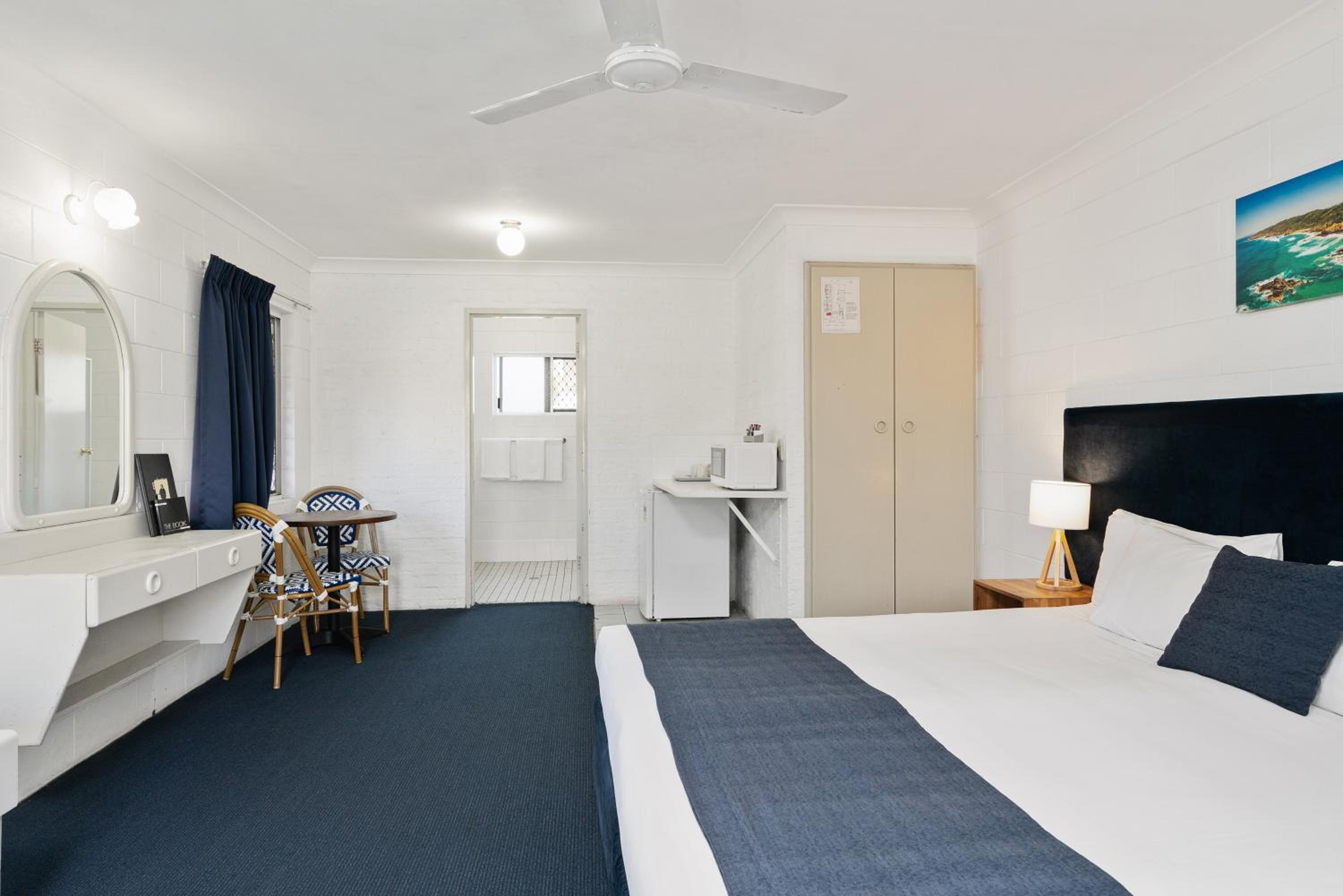 Standard Family Room - Photo 6