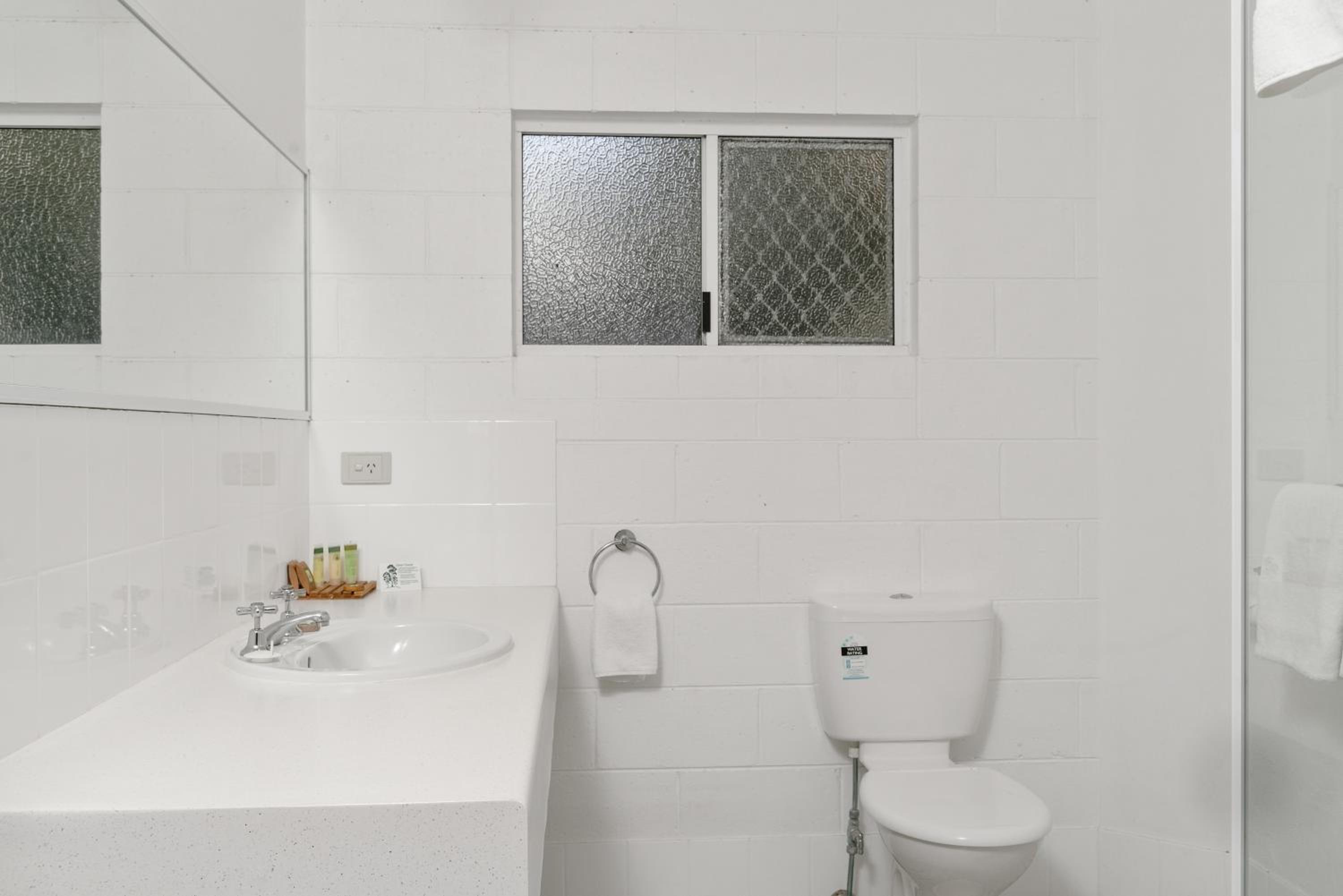 Deluxe Family Suite - Photo 2