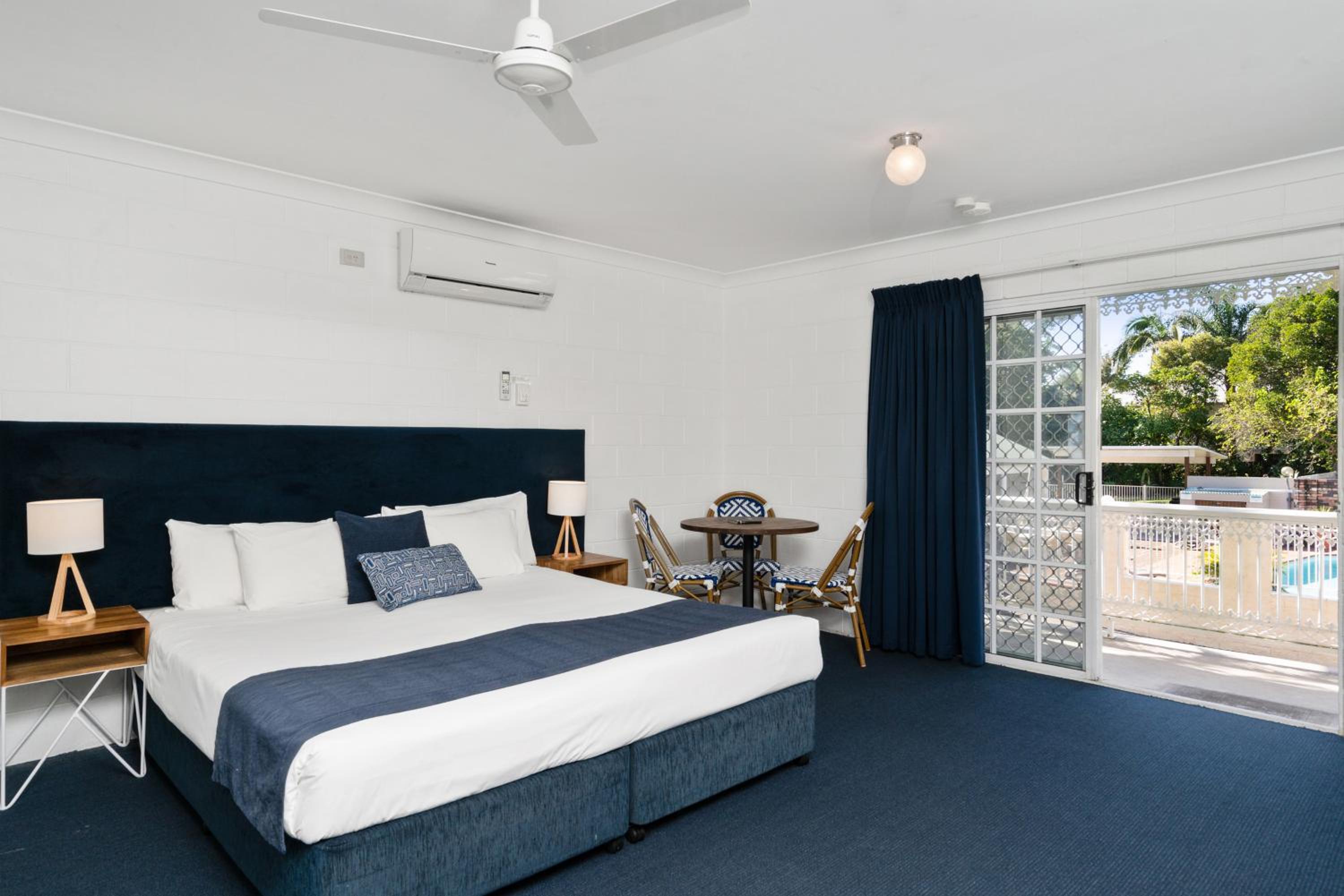 Deluxe Family Suite - Photo 28