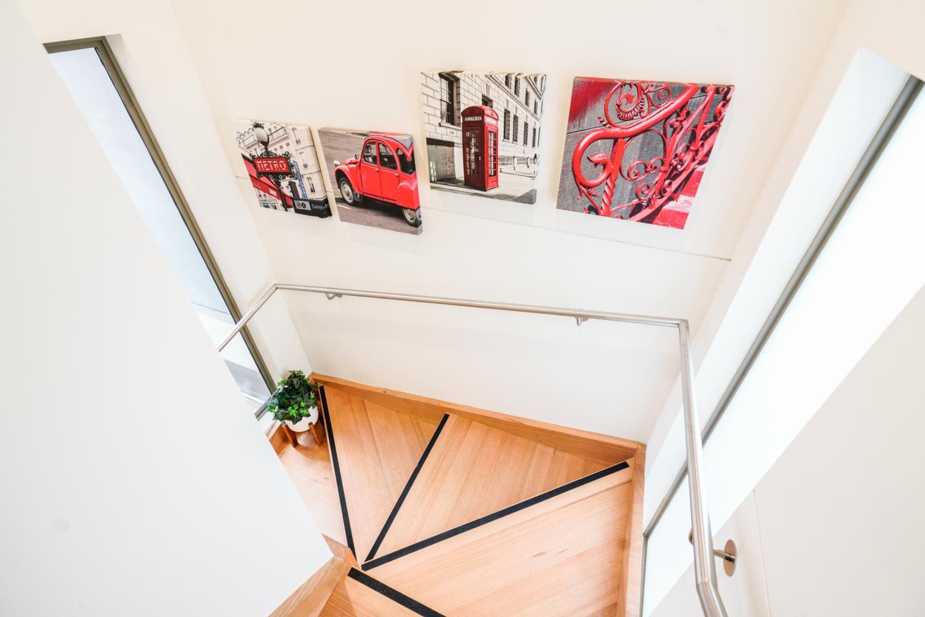 One-Bedroom Apartment - Photo 4