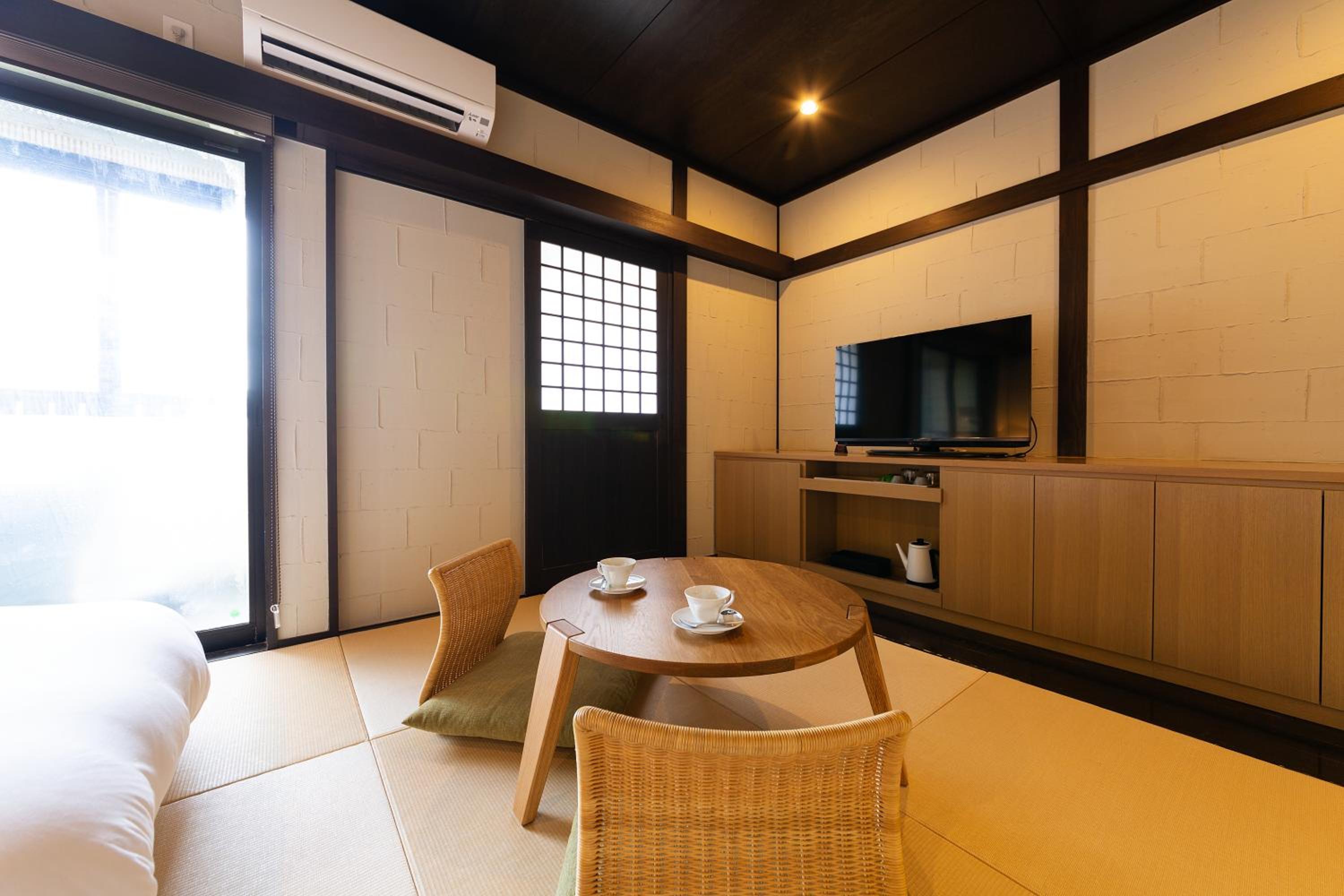 Standard Twin Room with Tatami Area with Semi Open-Air Bath (32㎡) - Photo 4