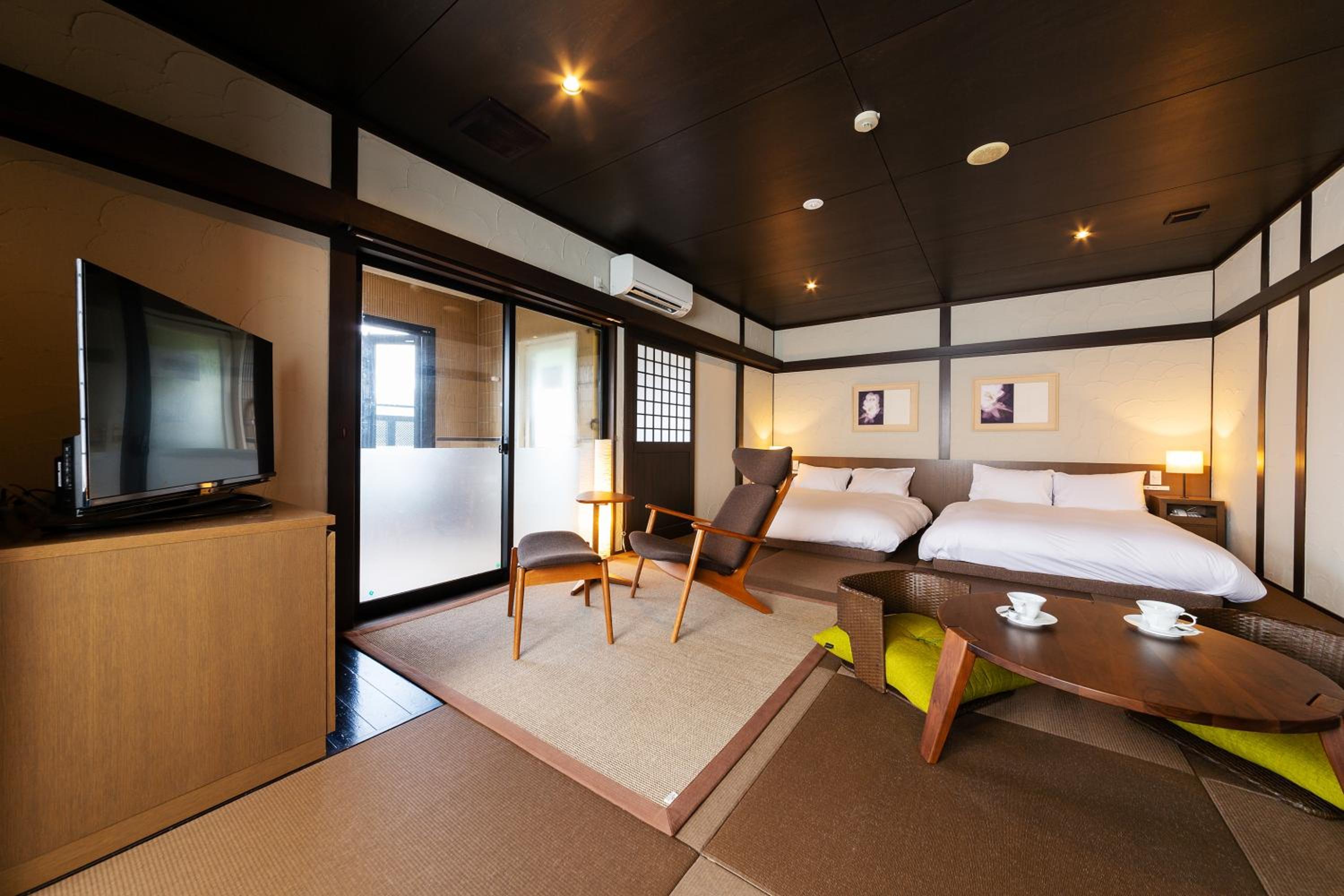Deluxe Twin Room with Tatami Area with Semi Open-Air Bath - Annex - (61㎡) - Photo 8