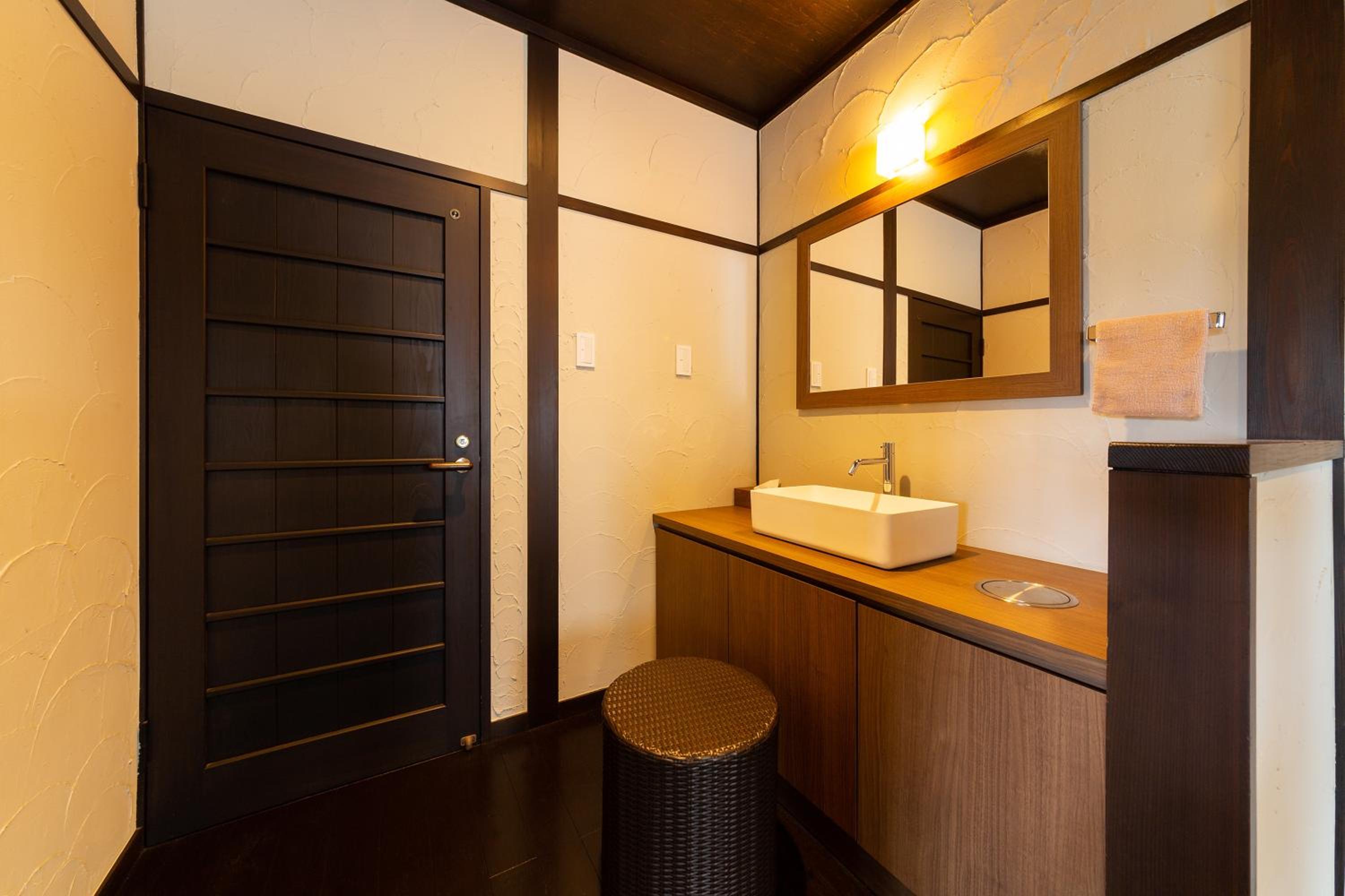 Deluxe Twin Room with Tatami Area with Semi Open-Air Bath - Annex - (61㎡) - Photo 4