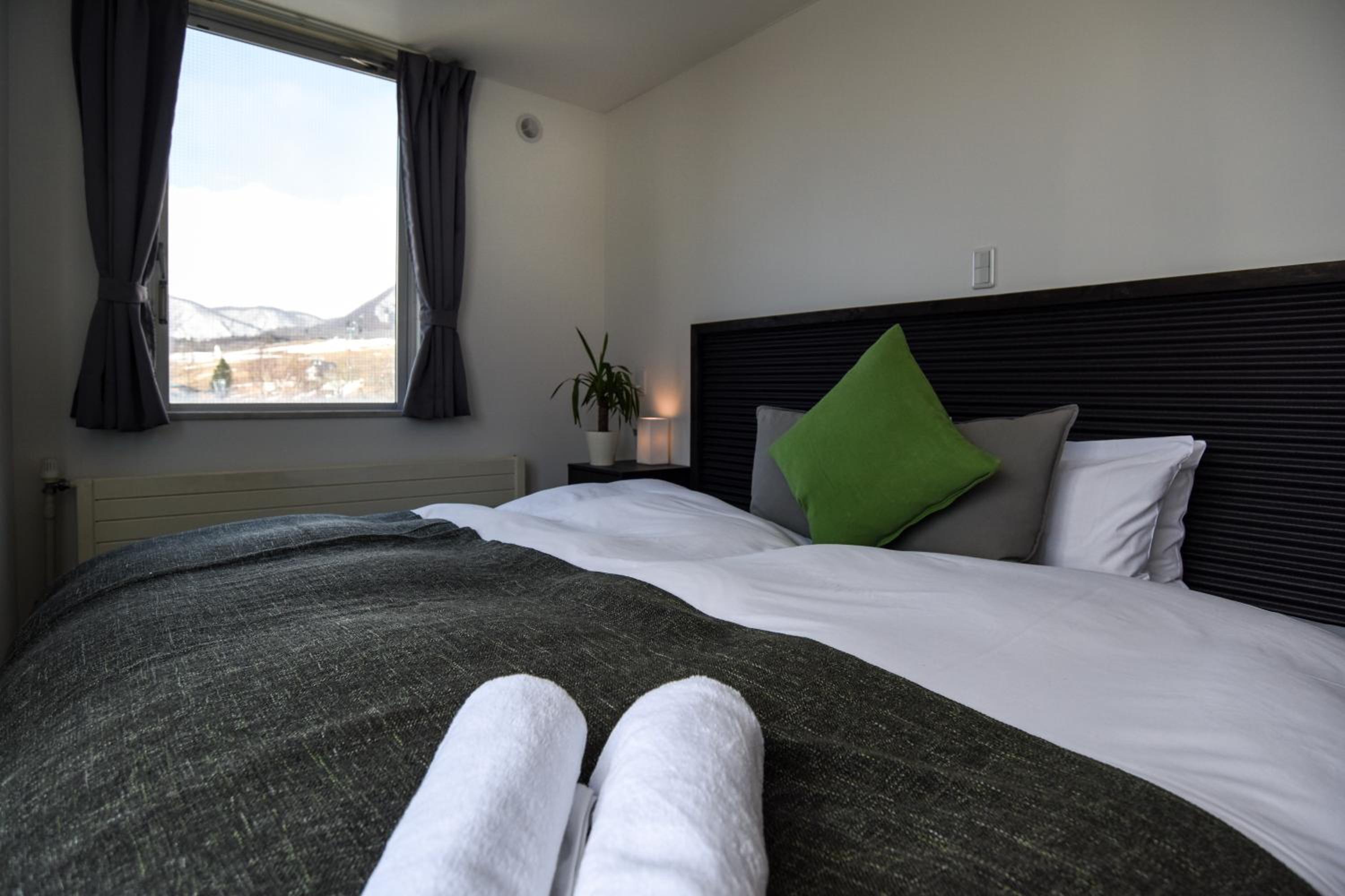 Double or Twin Room with Mountain View