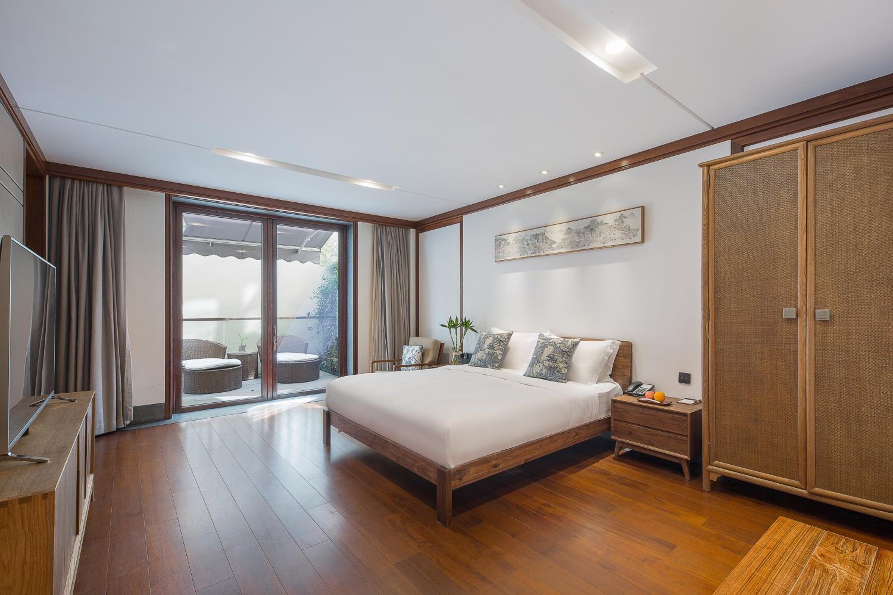 Suite with Garden View