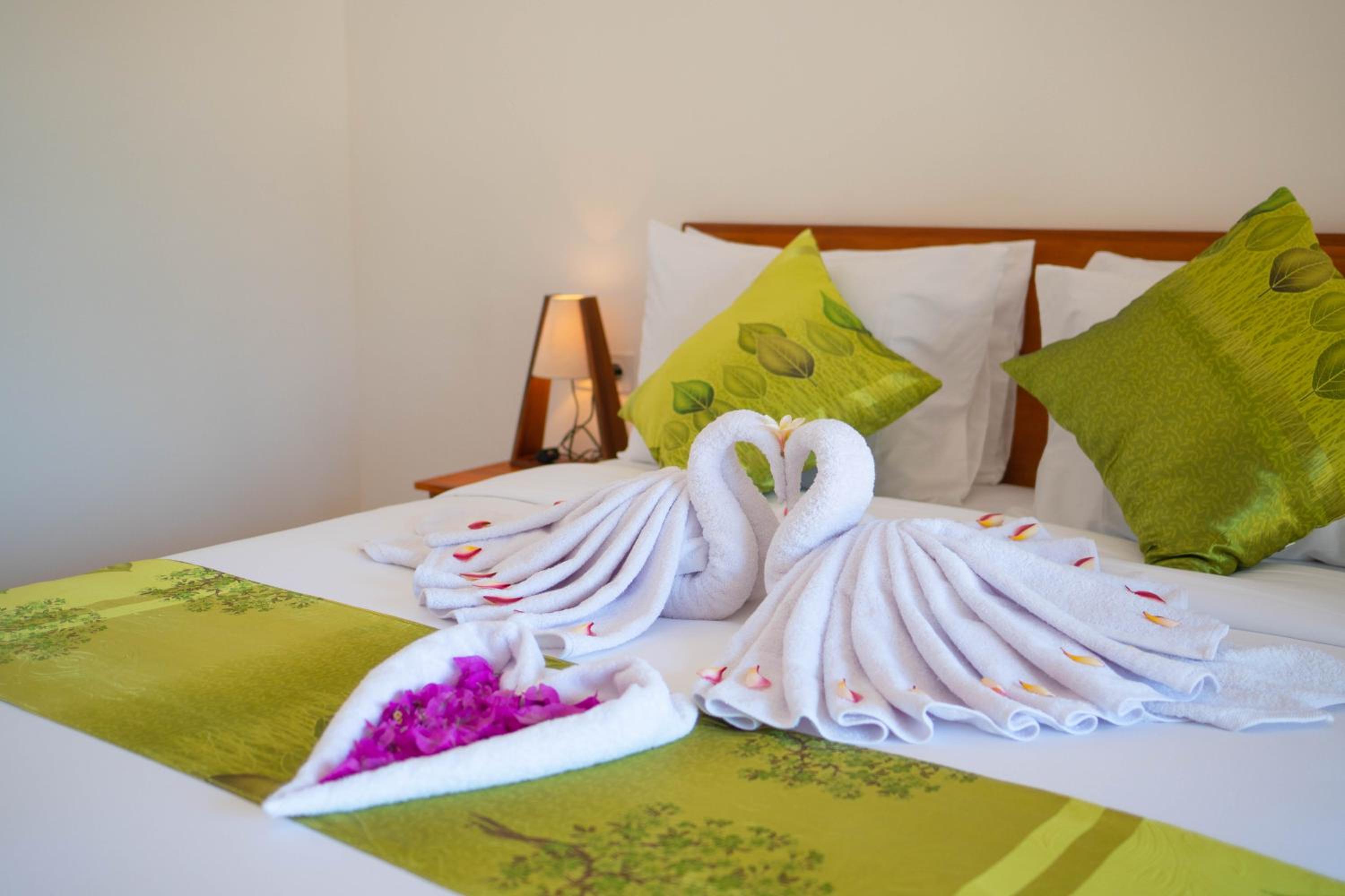 Deluxe Room - Photo 9