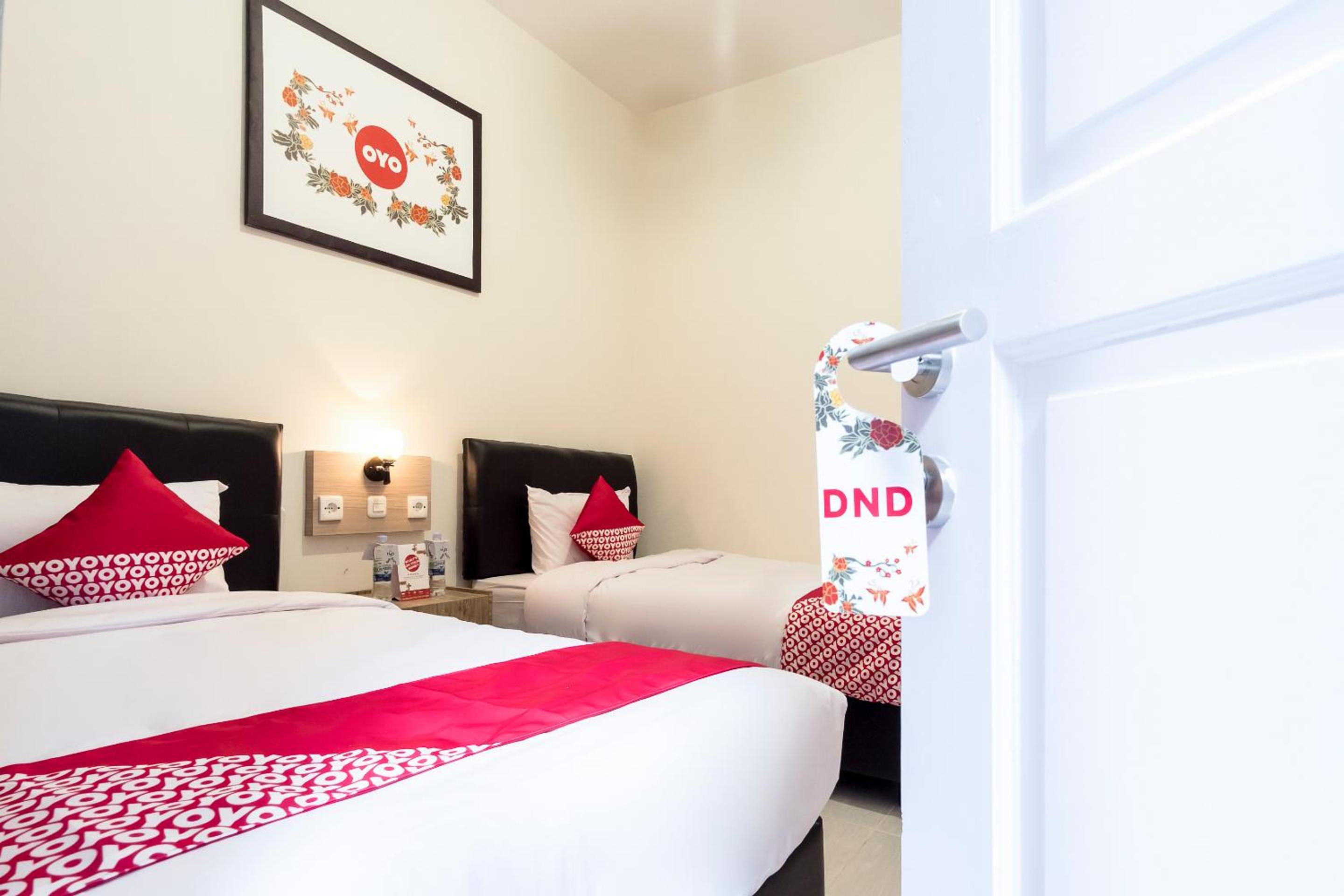 Standard Twin Room - Photo 7