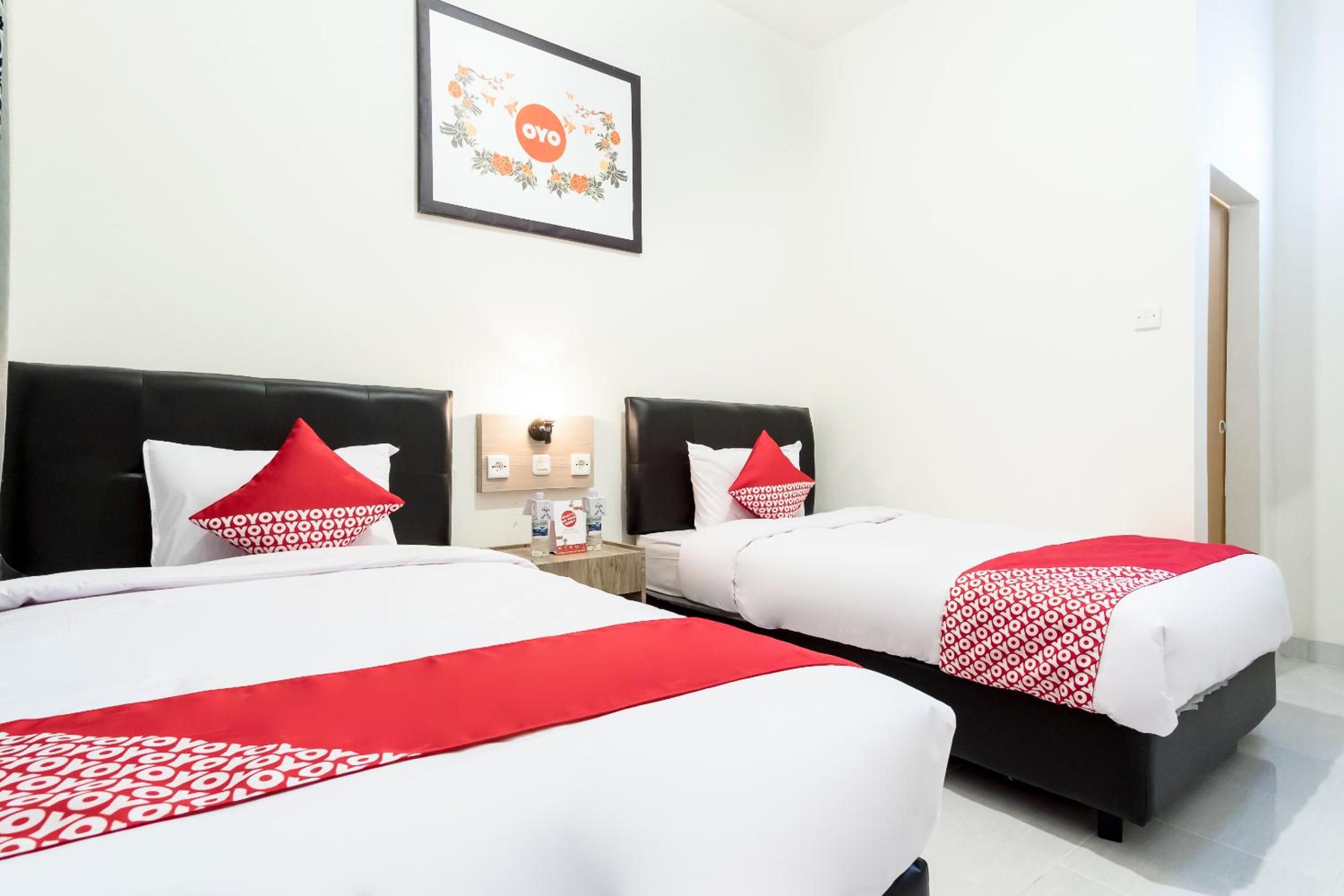 Standard Twin Room - Photo 1