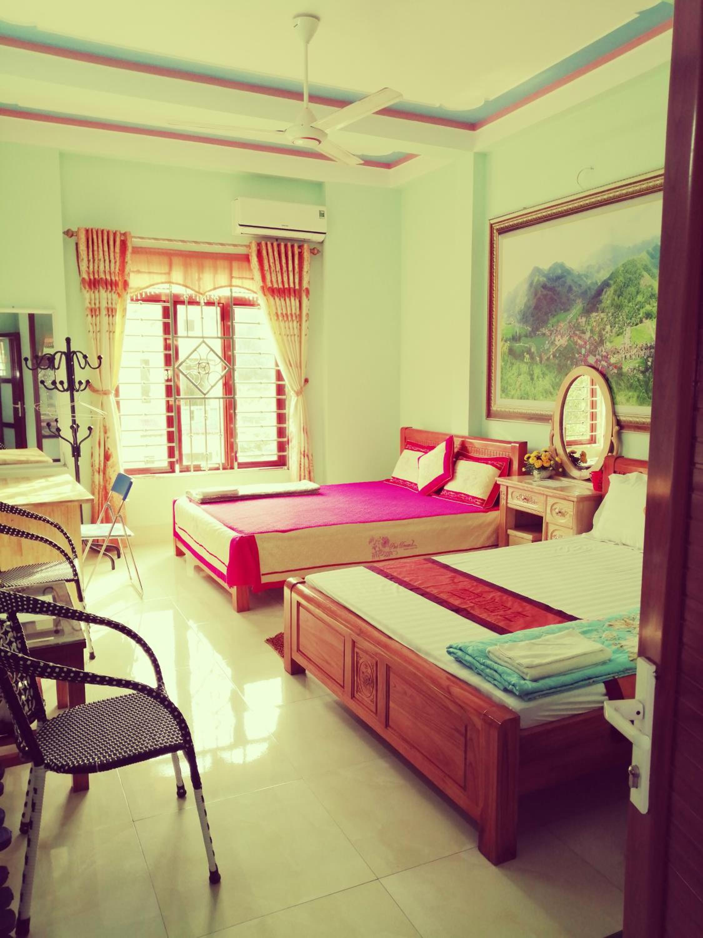 King Room with Two King Beds photo 3
